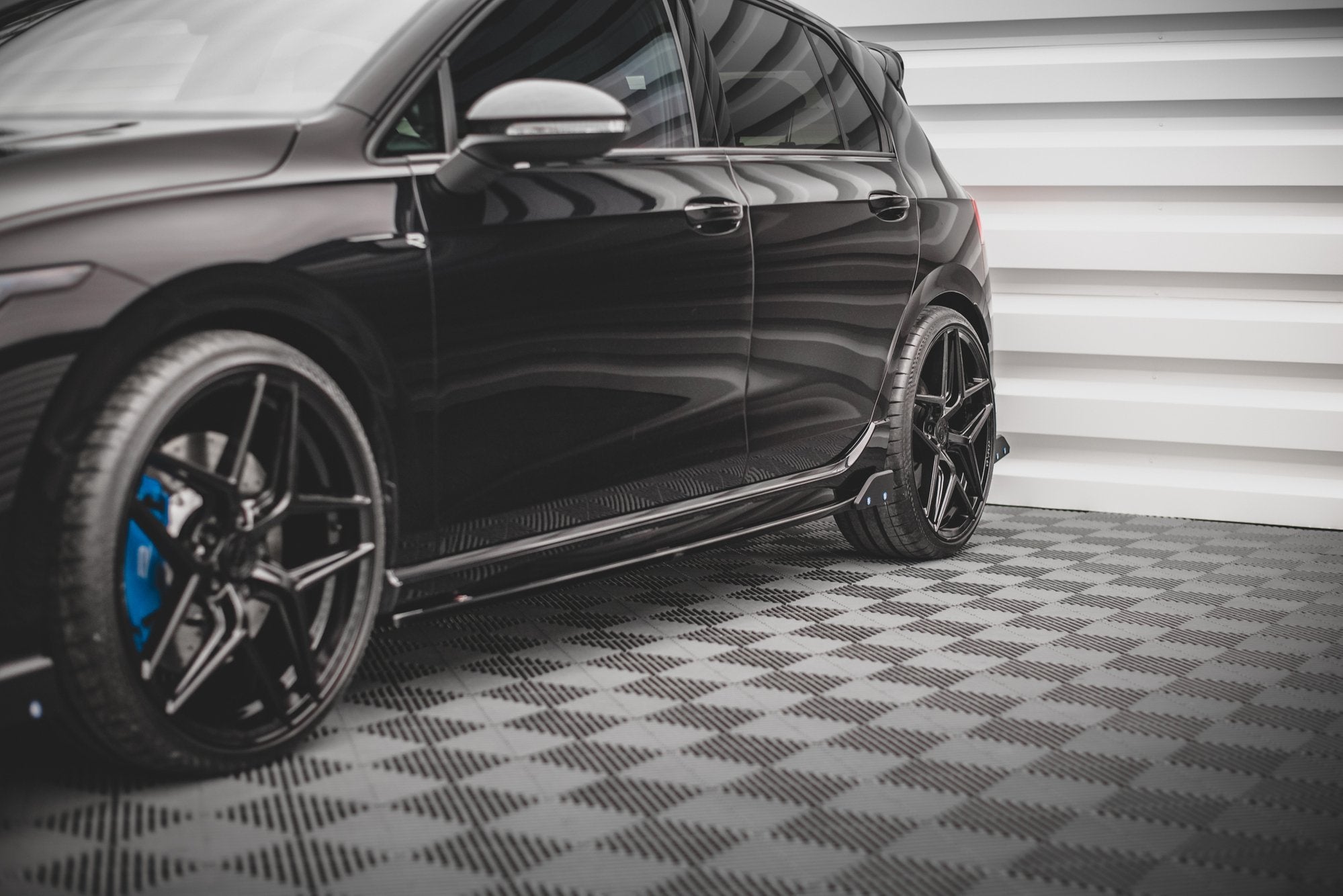 Praguri si flapsuri Volkswagen Golf R Mk8 2020- v11 - Maxton Design