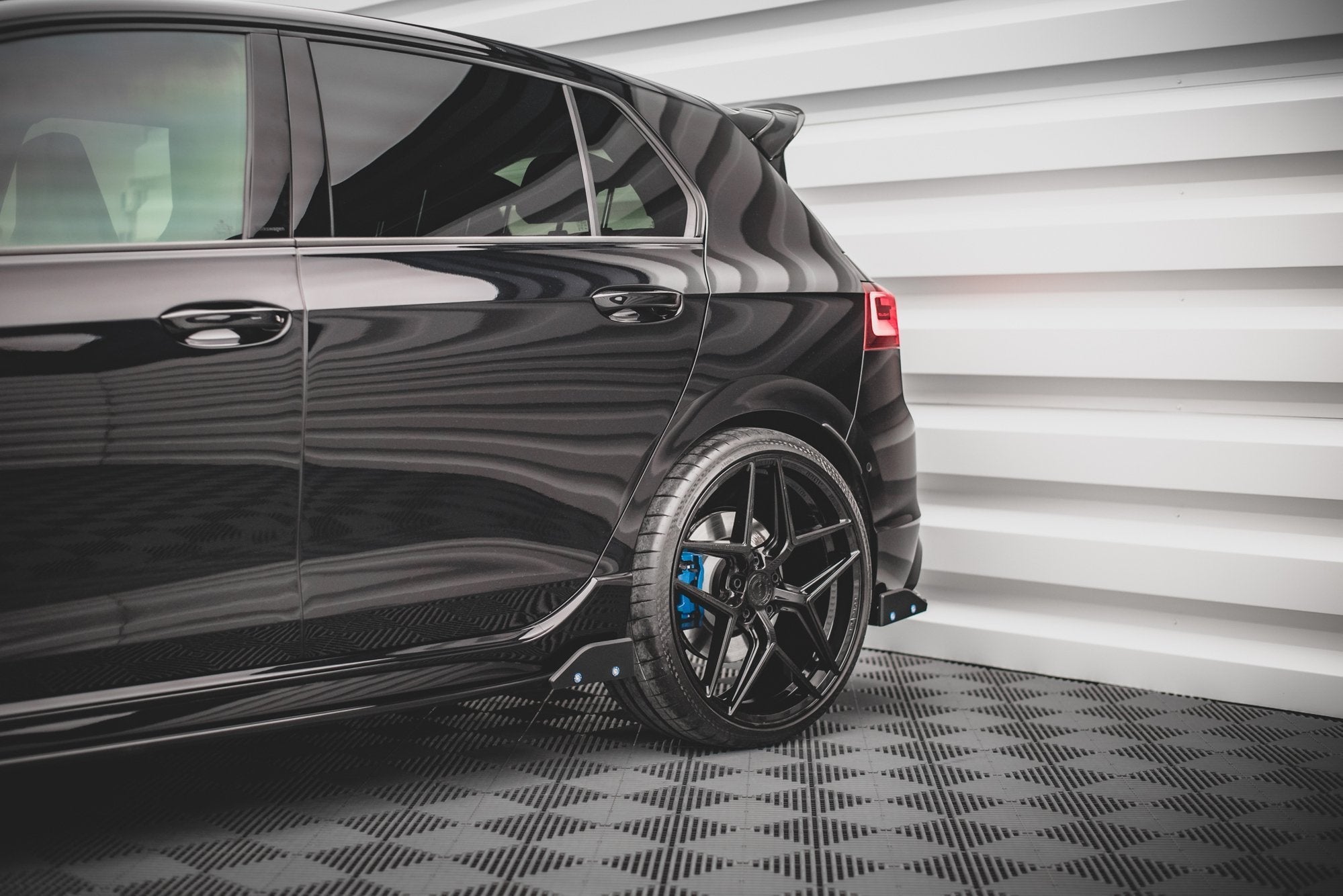 Praguri si flapsuri Volkswagen Golf R Mk8 2020- v11 - Maxton Design