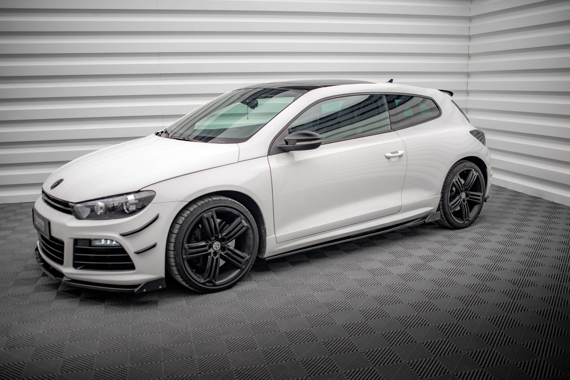 Praguri si flapsuri Volkswagen Scirocco R Mk3 2008-2014 v7 - Maxton Design