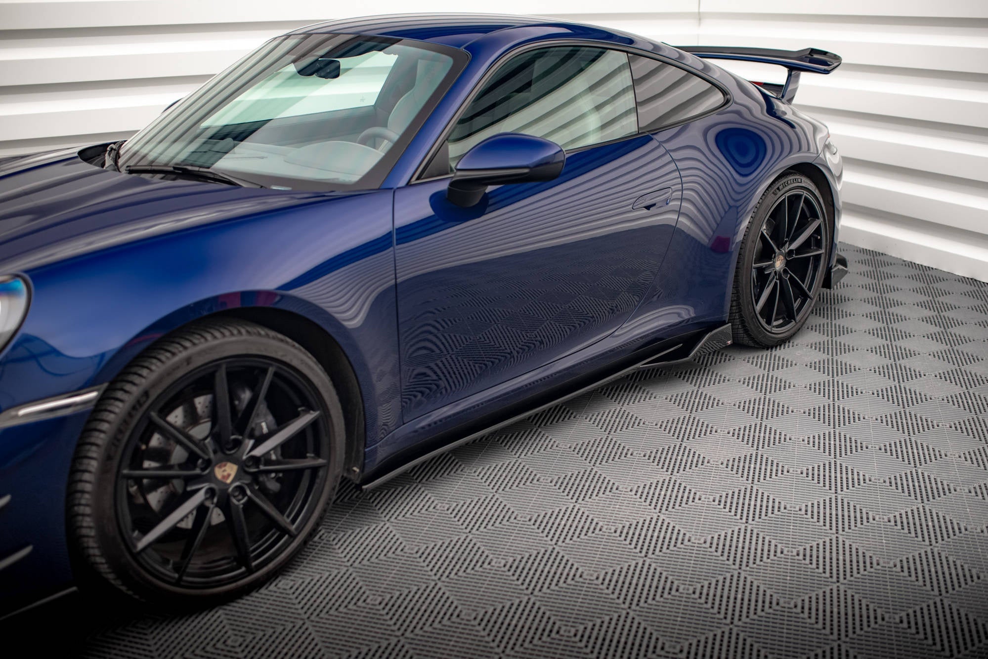 Praguri Porsche 911 Carrera Aero 992 2019- v3 - Maxton Design