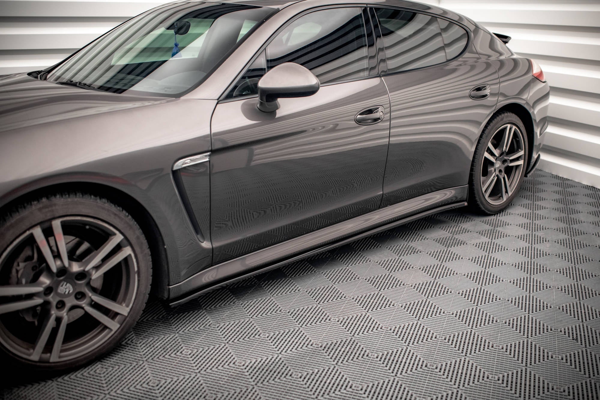 Praguri Porsche Panamera / Panamera Diesel / Panamera Turbo 970 2009-2013 v4 - Maxton Design