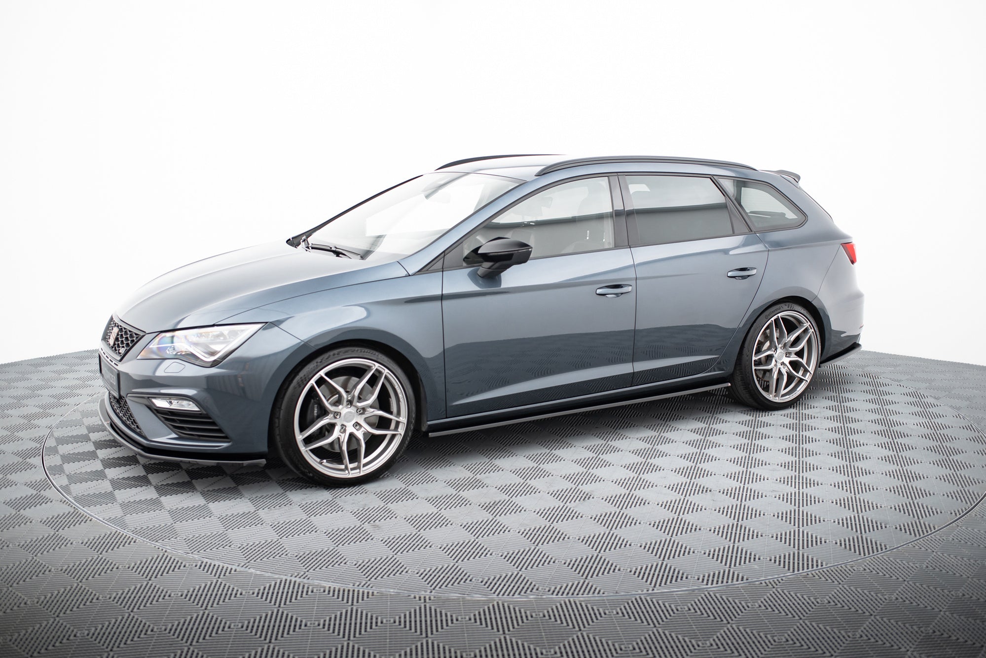 Praguri Seat Leon 5F Mk3 Cupra FR Facelift 2017-2020 v4 - Maxton Design