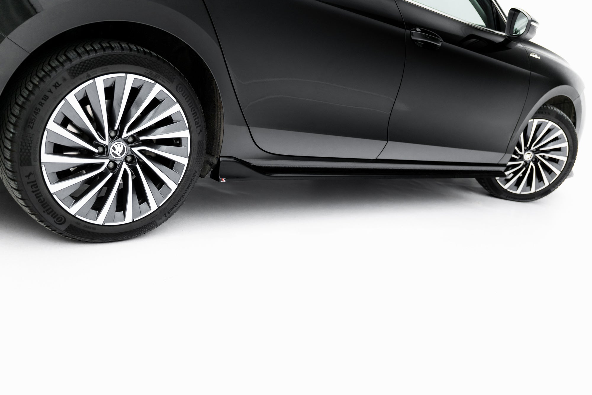 Praguri Skoda Superb Mk4 2024- v2 - Maxton Design