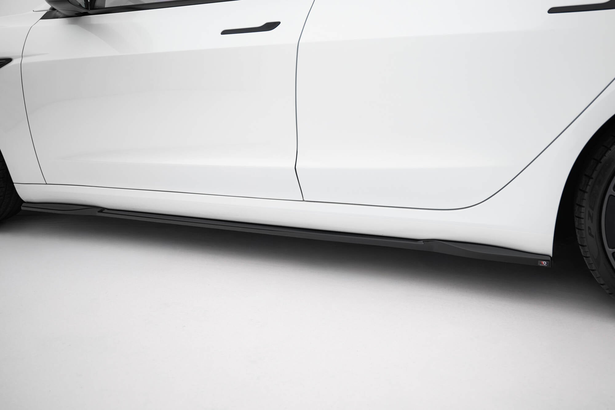 Praguri Tesla Model 3 Project Highland Facelift 2023- v4 - Maxton Design