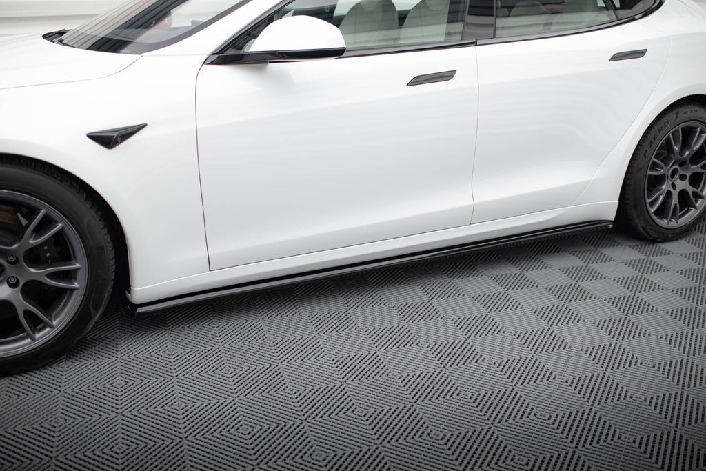 Praguri Tesla Model S Plaid Mk1 Facelift 2021- v3 - Maxton Design