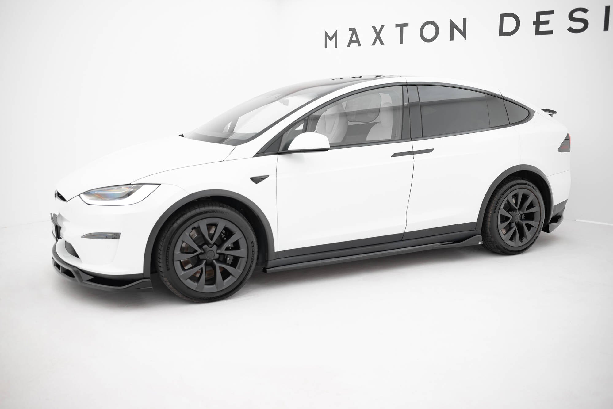 Praguri Tesla Model X Mk1 Facelift 2021- v4 - Maxton Design