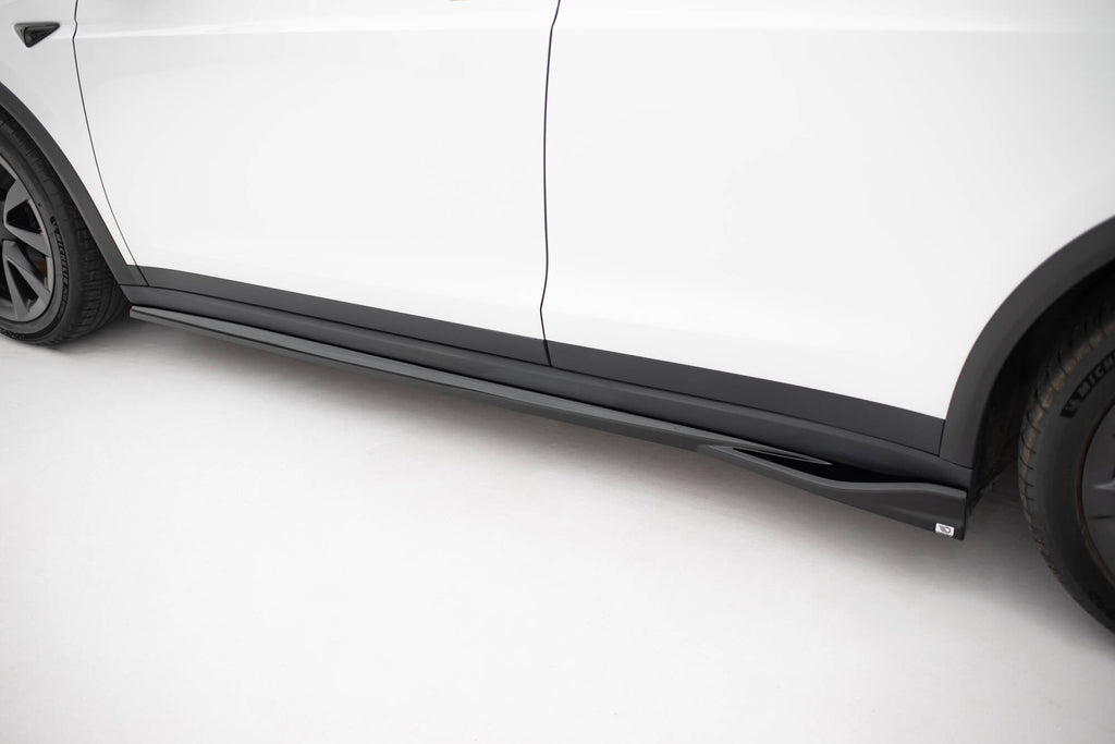 Praguri Tesla Model X Mk1 Facelift 2021- v4 - Maxton Design