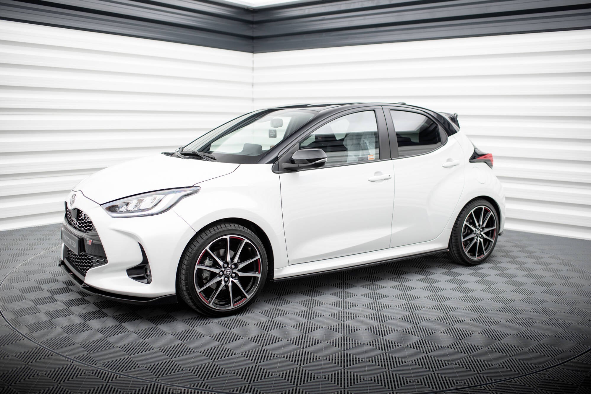 Praguri Toyota Yaris Mk4 2019- v2 - Maxton Design