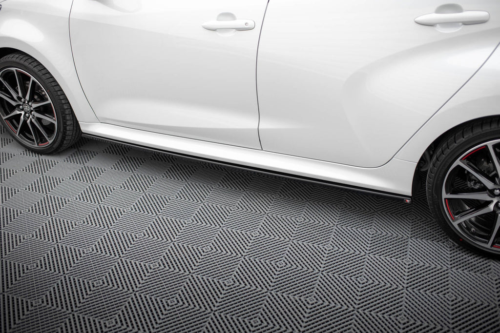 Praguri Toyota Yaris Mk4 2019- v2 - Maxton Design