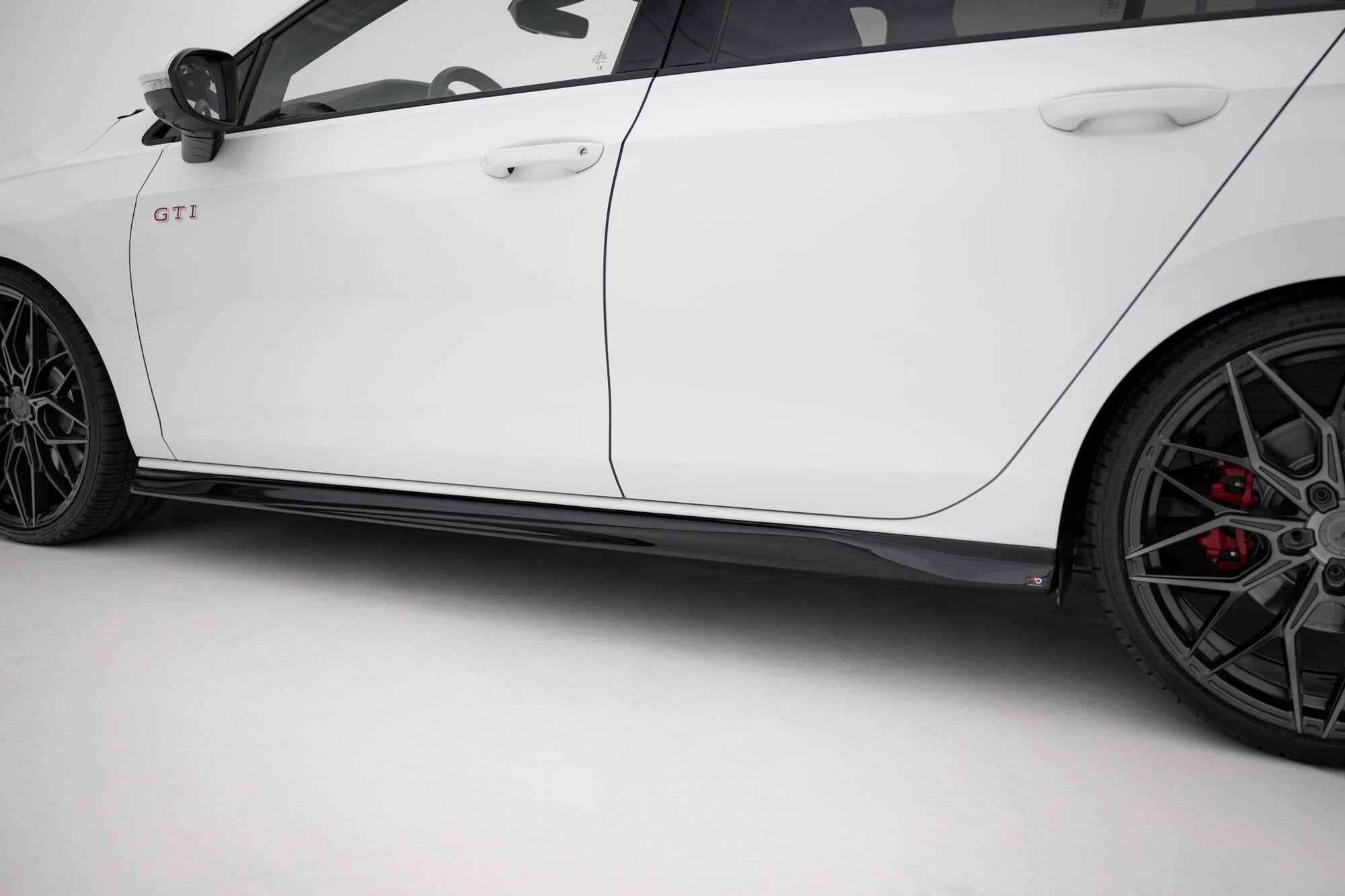 Praguri Volkswagen Golf 8 GTI 2020- v4 - Maxton Design