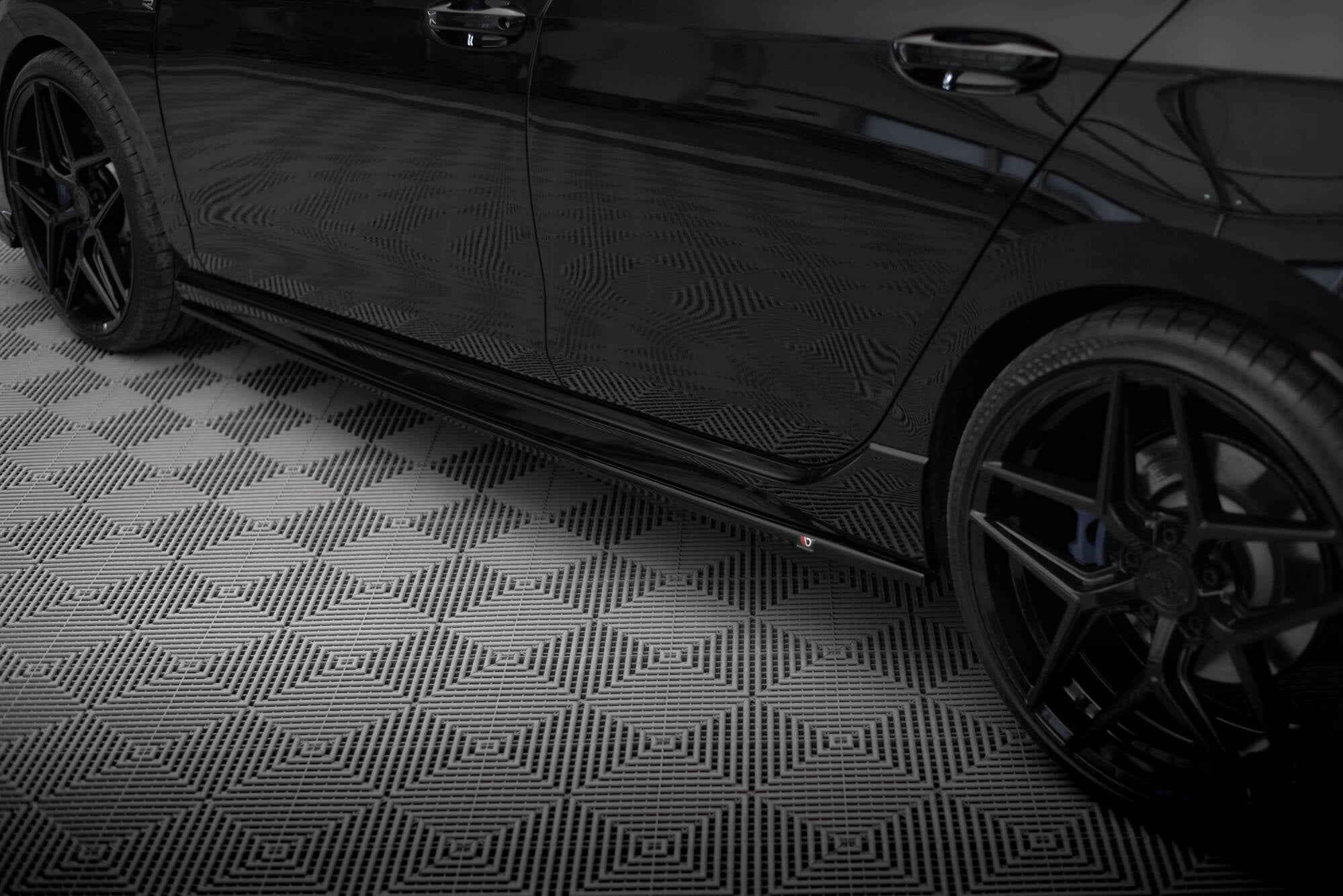 Praguri Volkswagen Golf R Mk8 2020- v13 - Maxton Design
