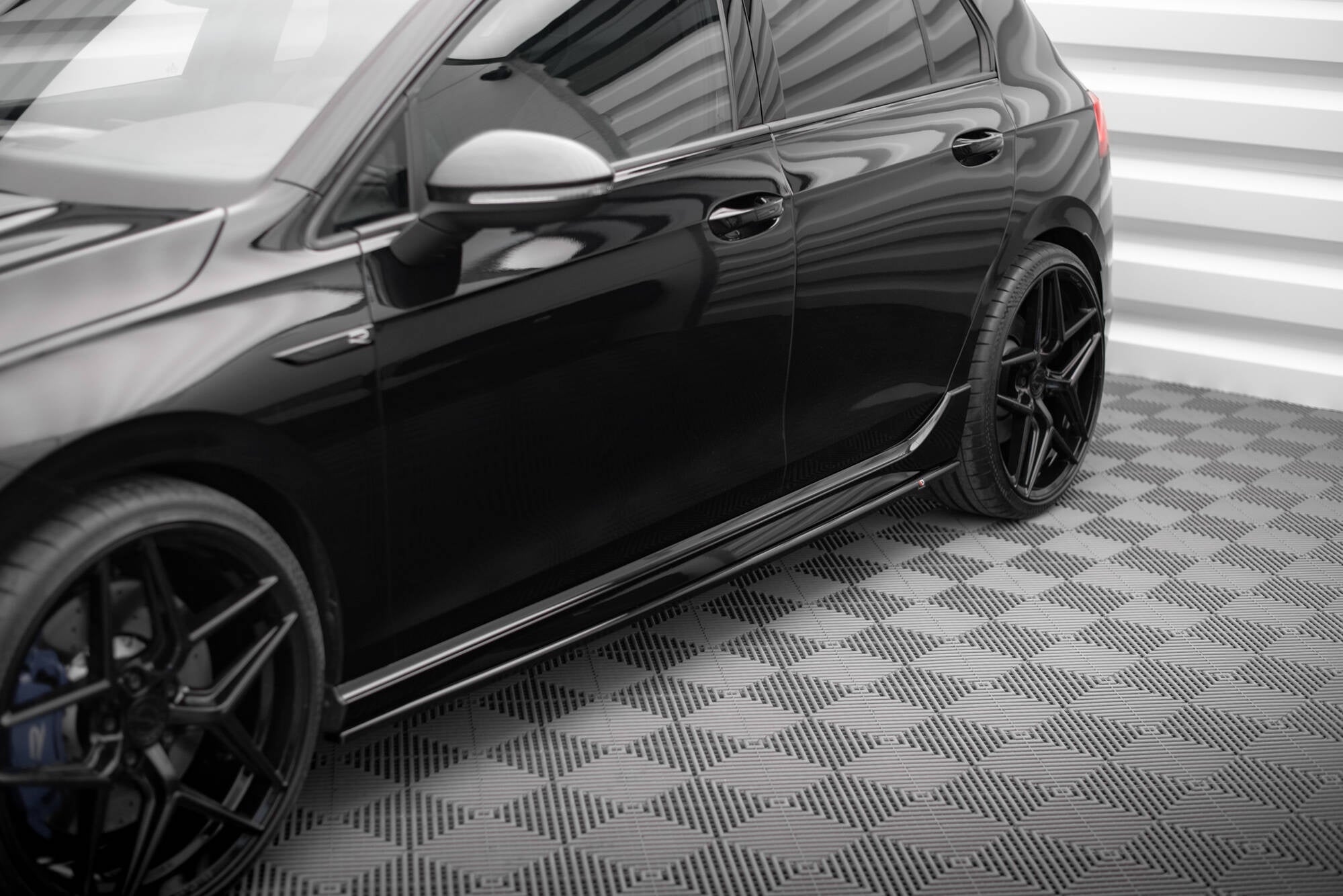 Praguri Volkswagen Golf R Mk8 2020- v13 - Maxton Design