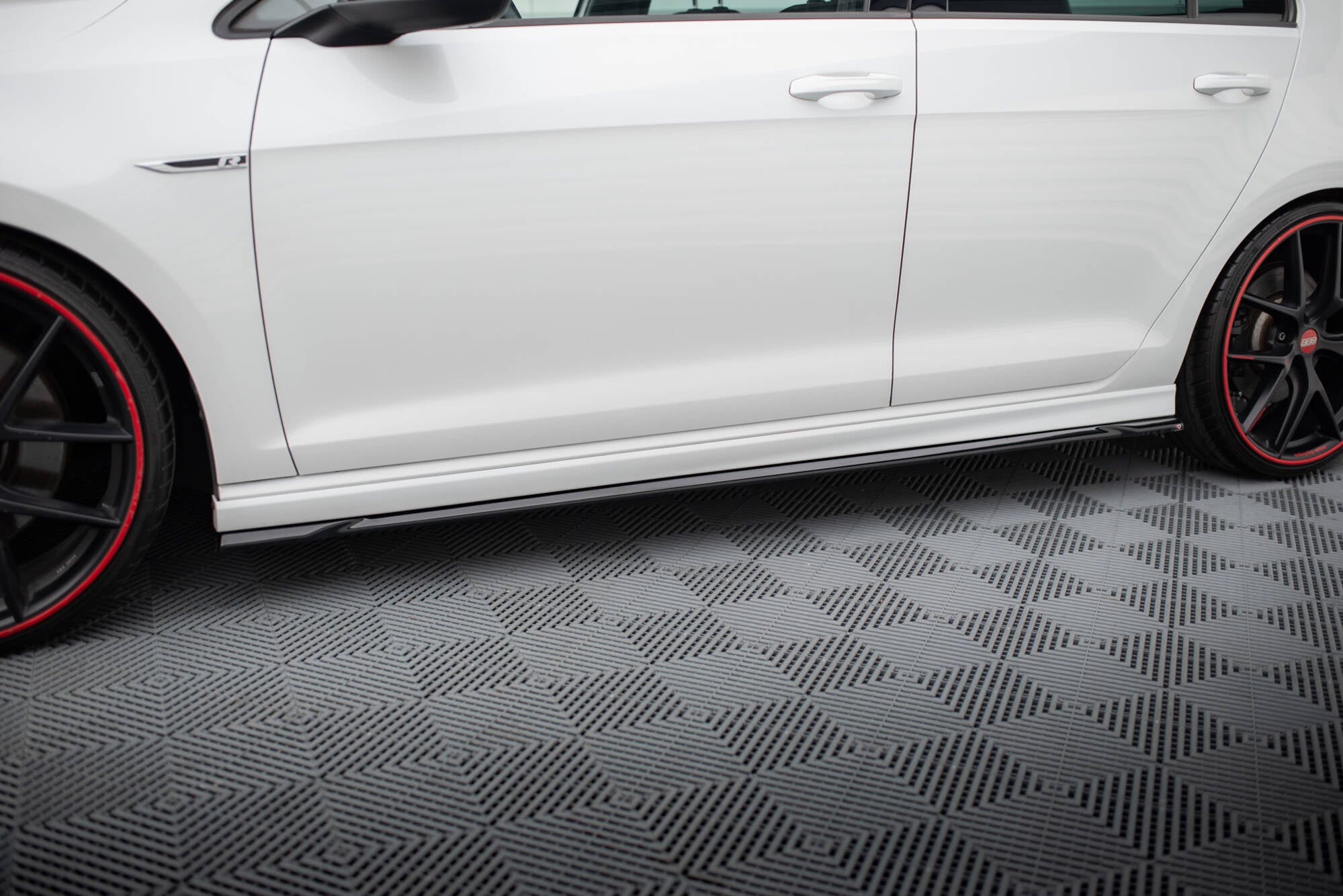 Praguri Volkswagen Golf R Mk7 2013-2016 v20 - Maxton Design