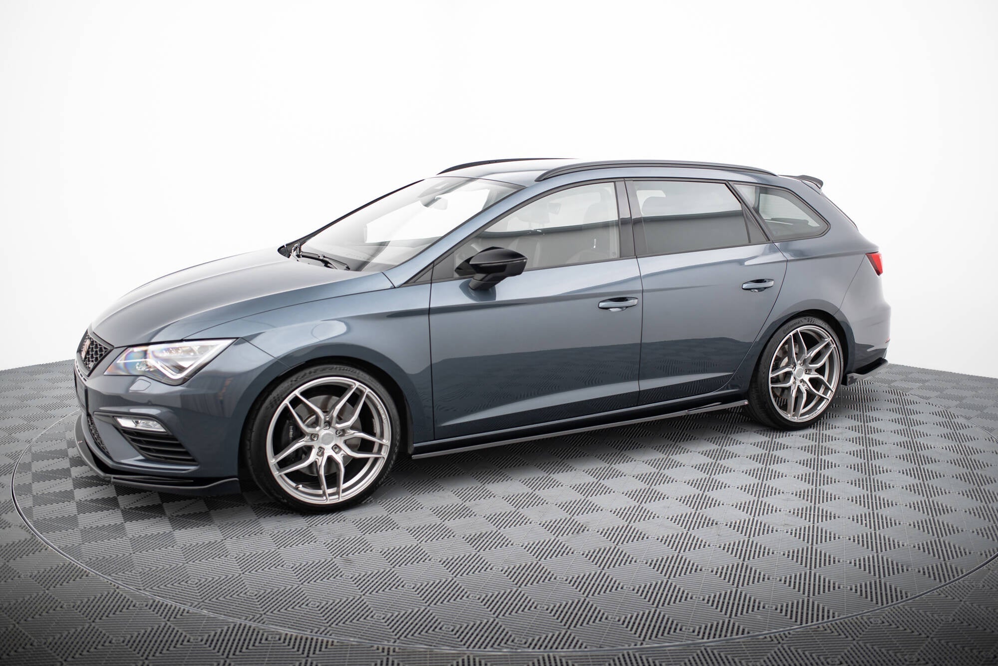 Praguri Seat Leon 5F MK3 Cupra Fr Facelift 2017-2019 v7 - Maxton Design