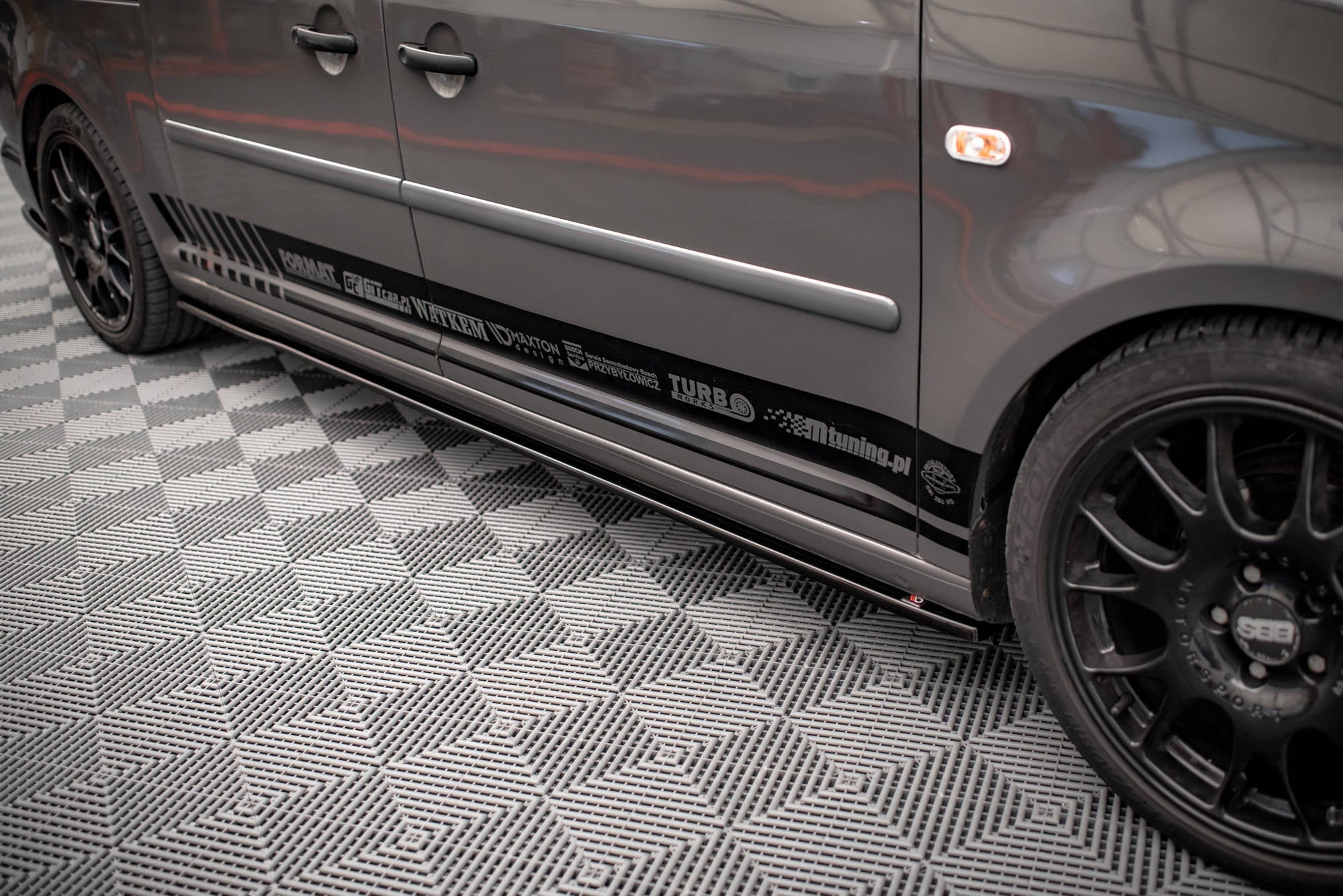 Praguri Volkswagen Caddy Long Mk3 Facelift 2010-2015 v1 - Maxton Design