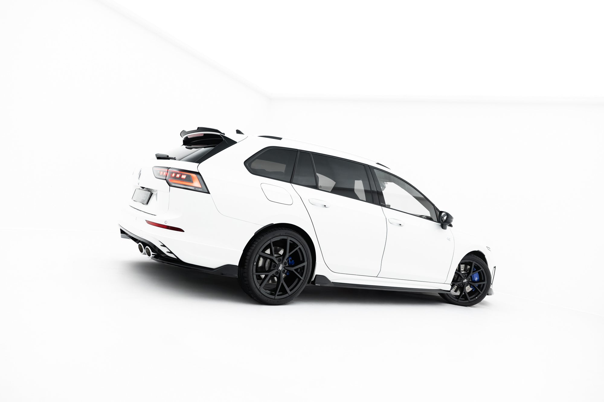 Praguri Volkswagen Golf R Variant Mk8 / Mk8 Facelift 2020- v21 - Maxton Design