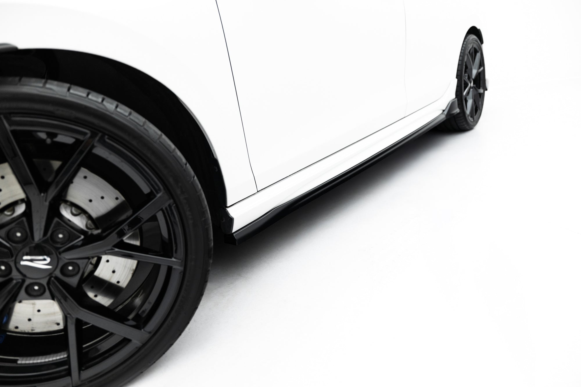 Praguri Volkswagen Golf R Variant Mk8 / Mk8 Facelift 2020- v21 - Maxton Design