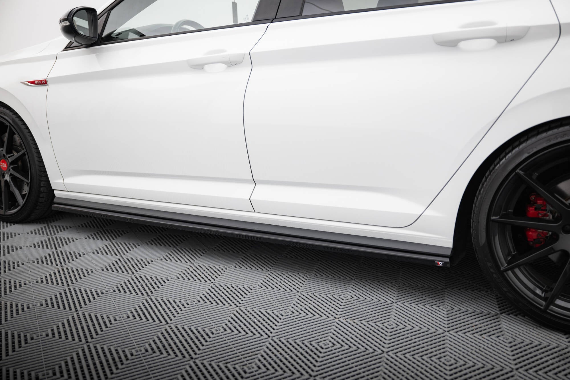 Praguri Volkswagen Jetta GLI Mk7 2018-2021 v3 - Maxton Design