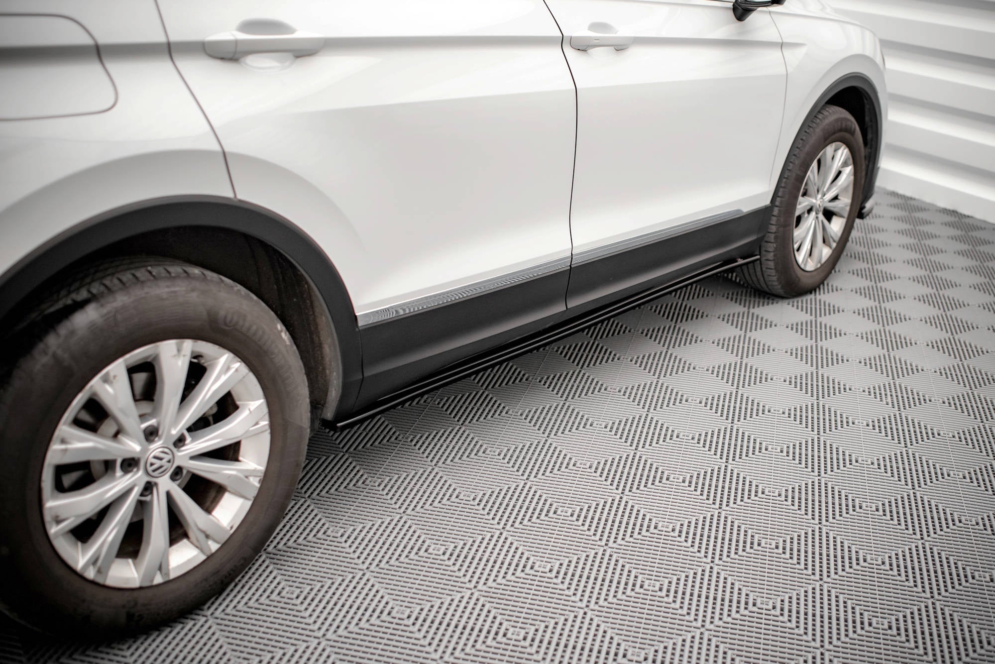 Praguri Volkswagen Tiguan Mk2 2015-2020 v3 - Maxton Design