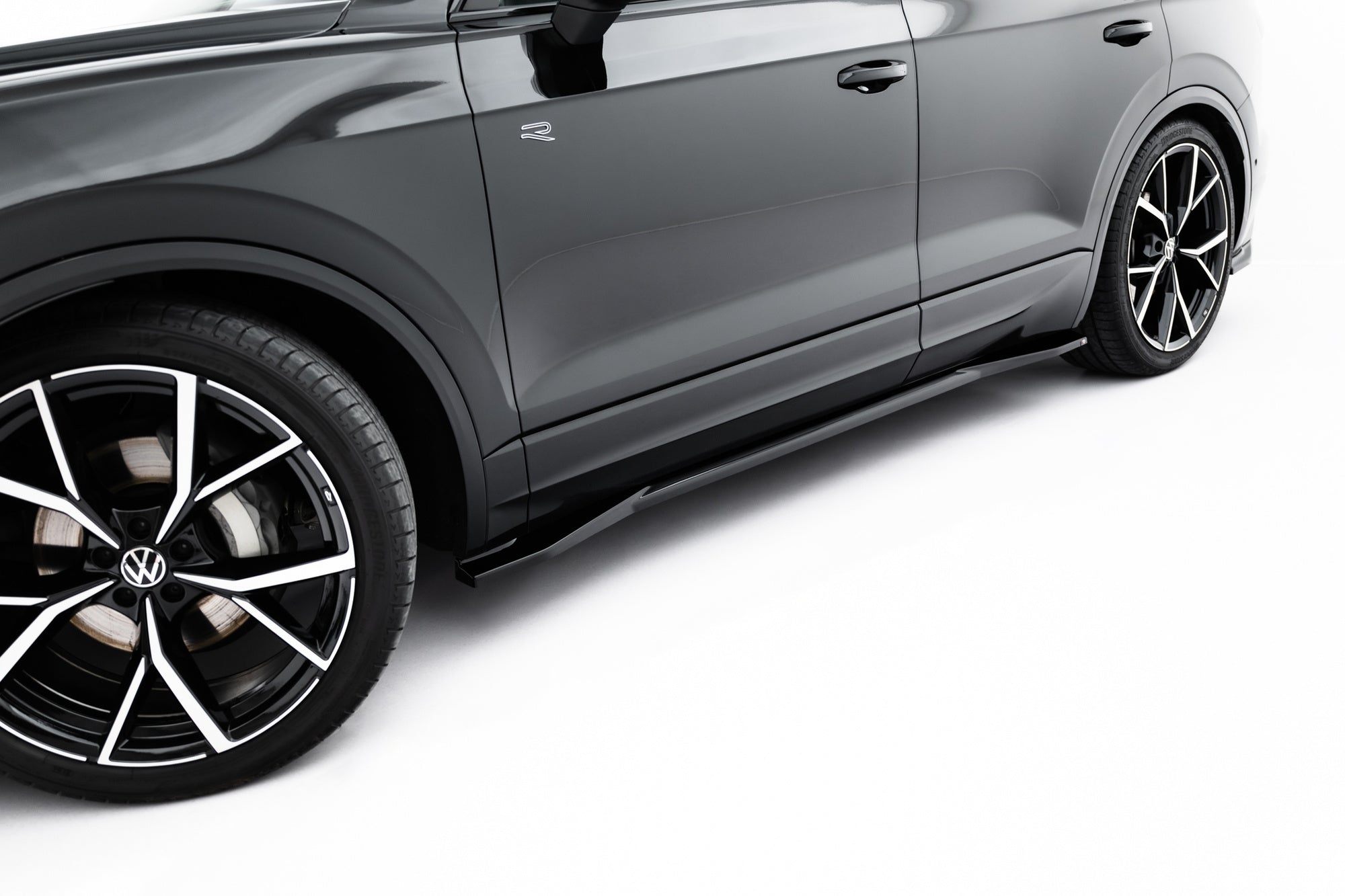 Praguri Volkswagen Touareg R-Line Mk3 Facelift 2023- v3 - Maxton Design