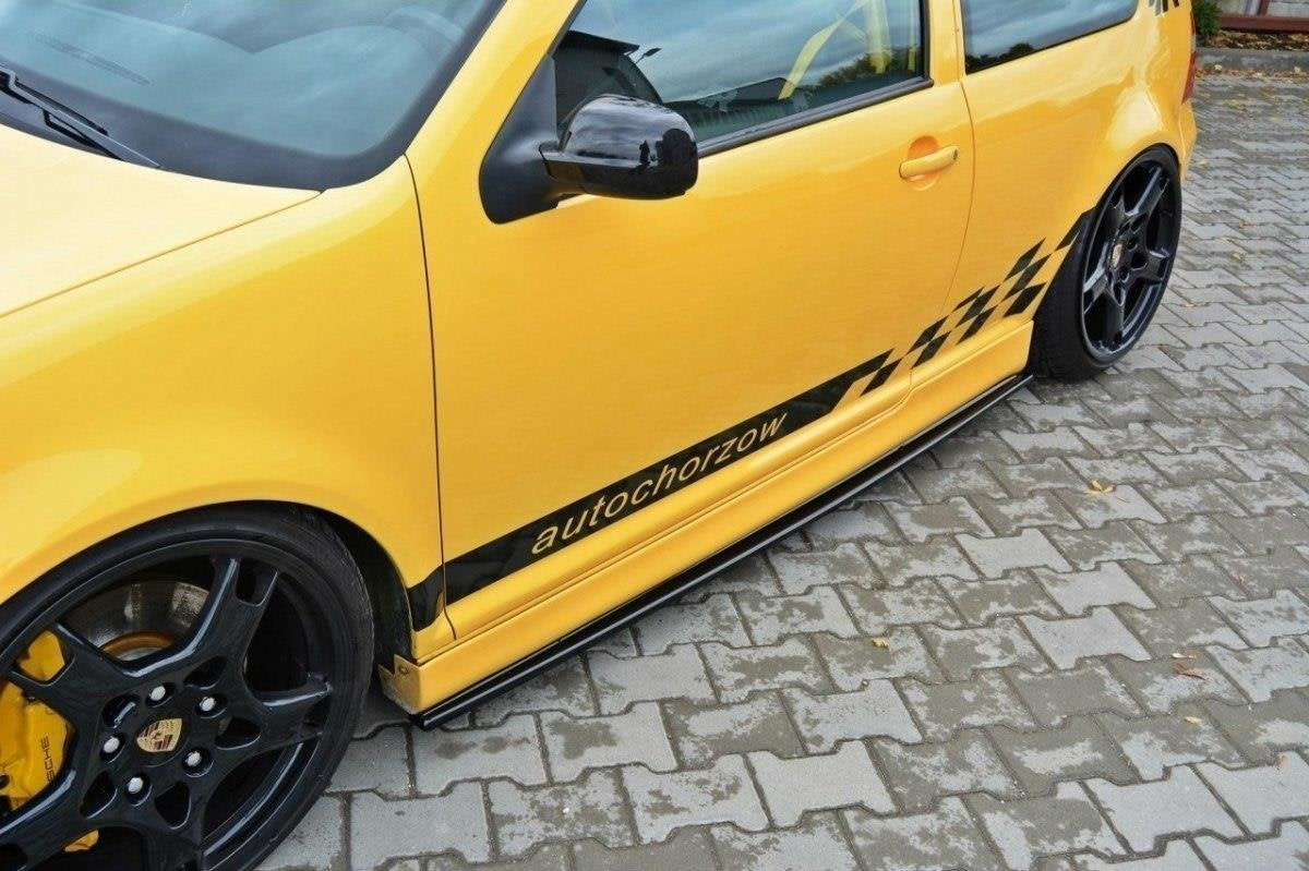Praguri Volkswagen Golf 4 R32 2002-2004 v5 - Maxton Design