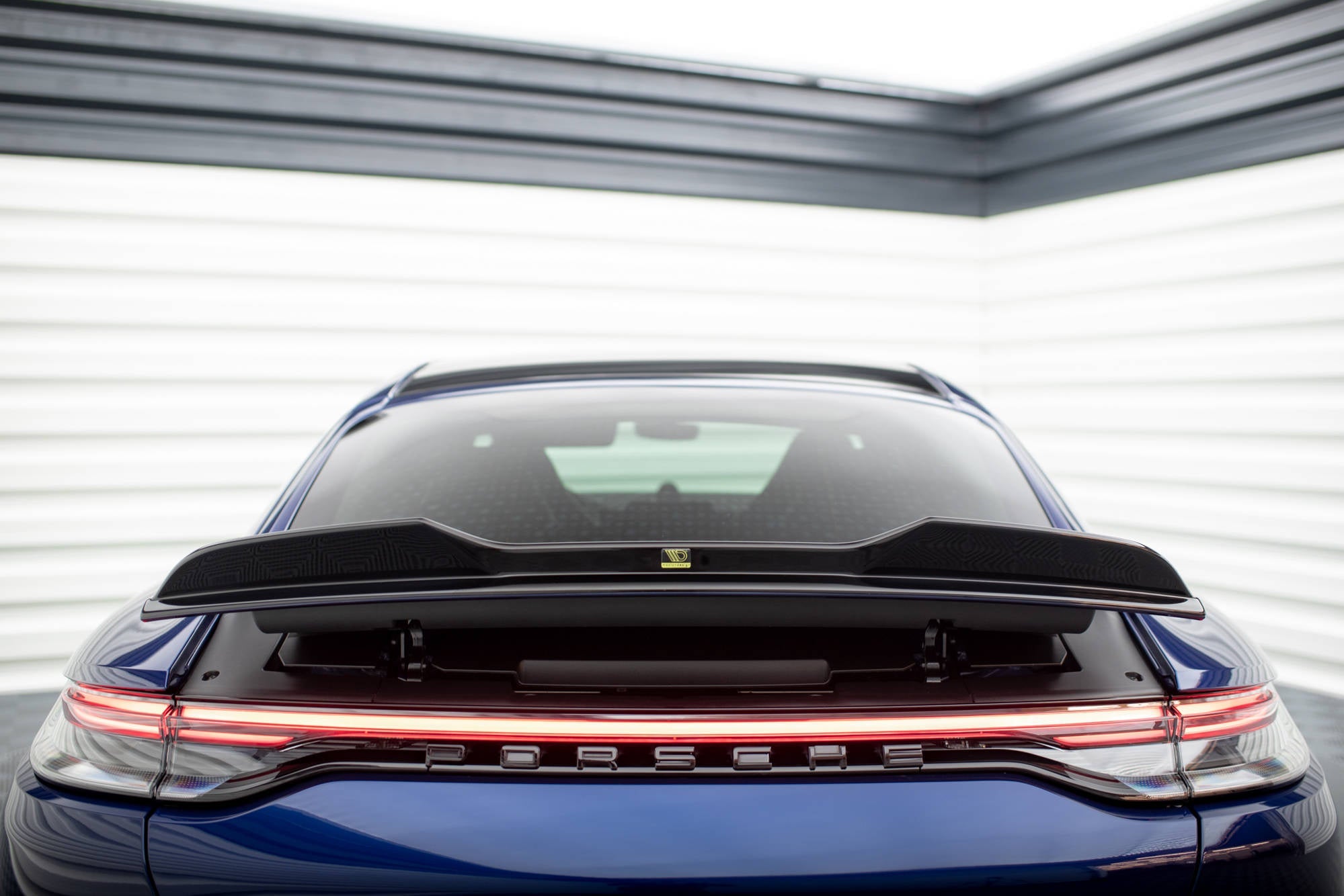 Eleron spoiler cap Porsche Panamera E-Hybrid 971 Facelift 2020- v2 - Maxton Design