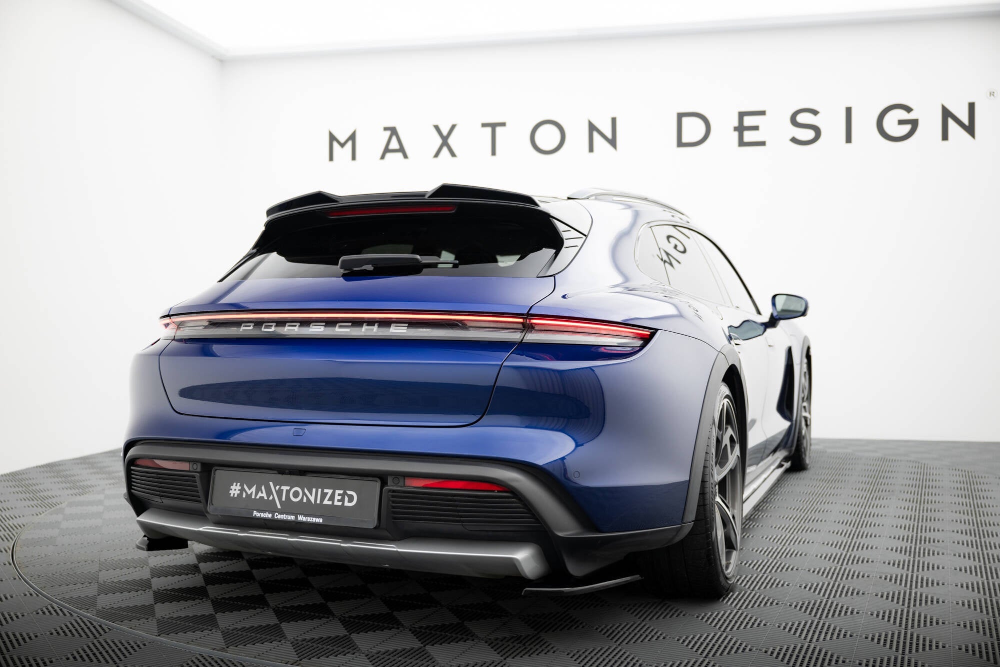 Eleron spoiler cap Porsche Taycan Cross Turismo 4S 2019- v2 - Maxton Design