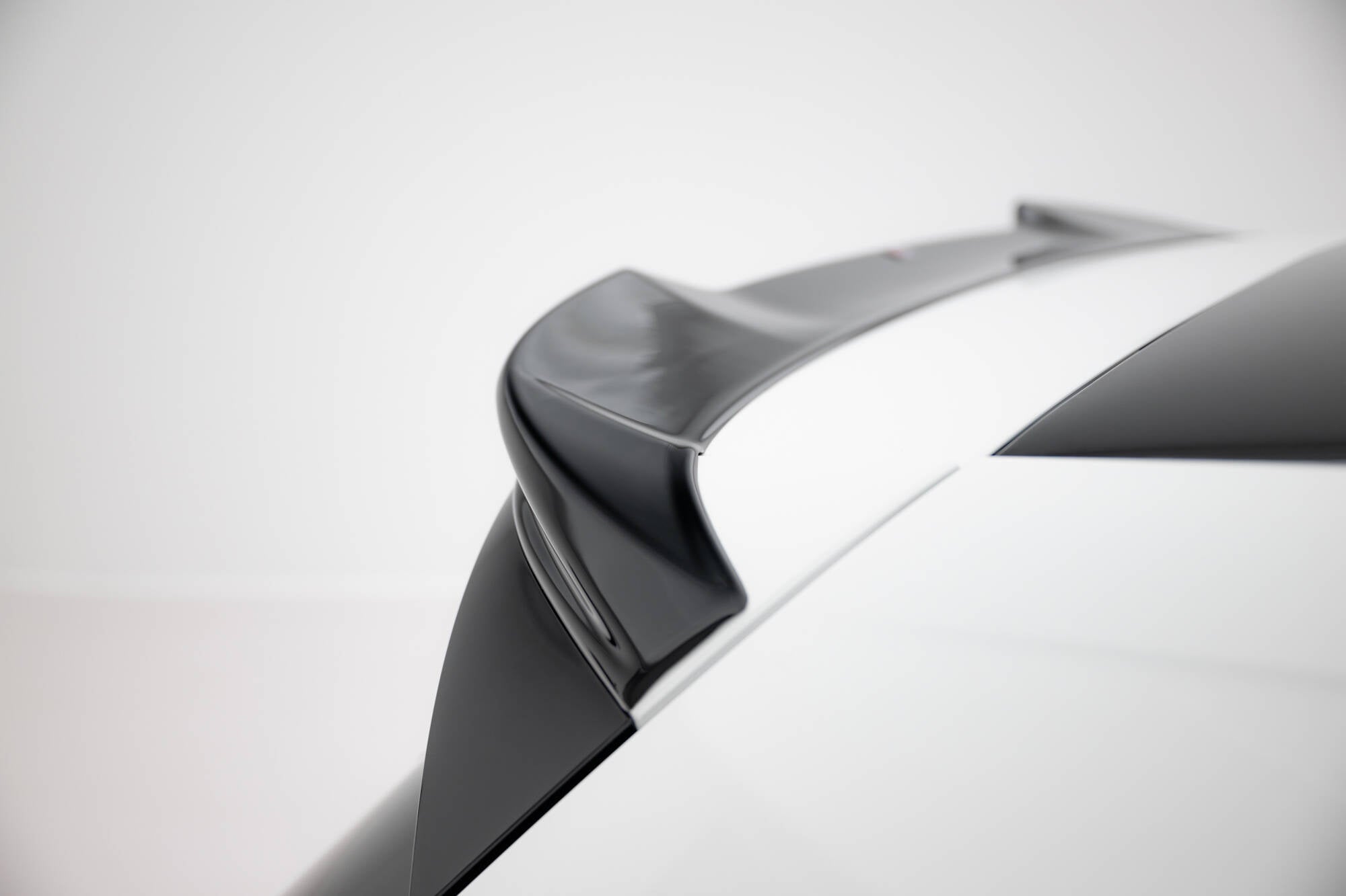 Eleron spoile cap Volkswagen Golf GTI R Mk8 2020- v9 - Maxton Design