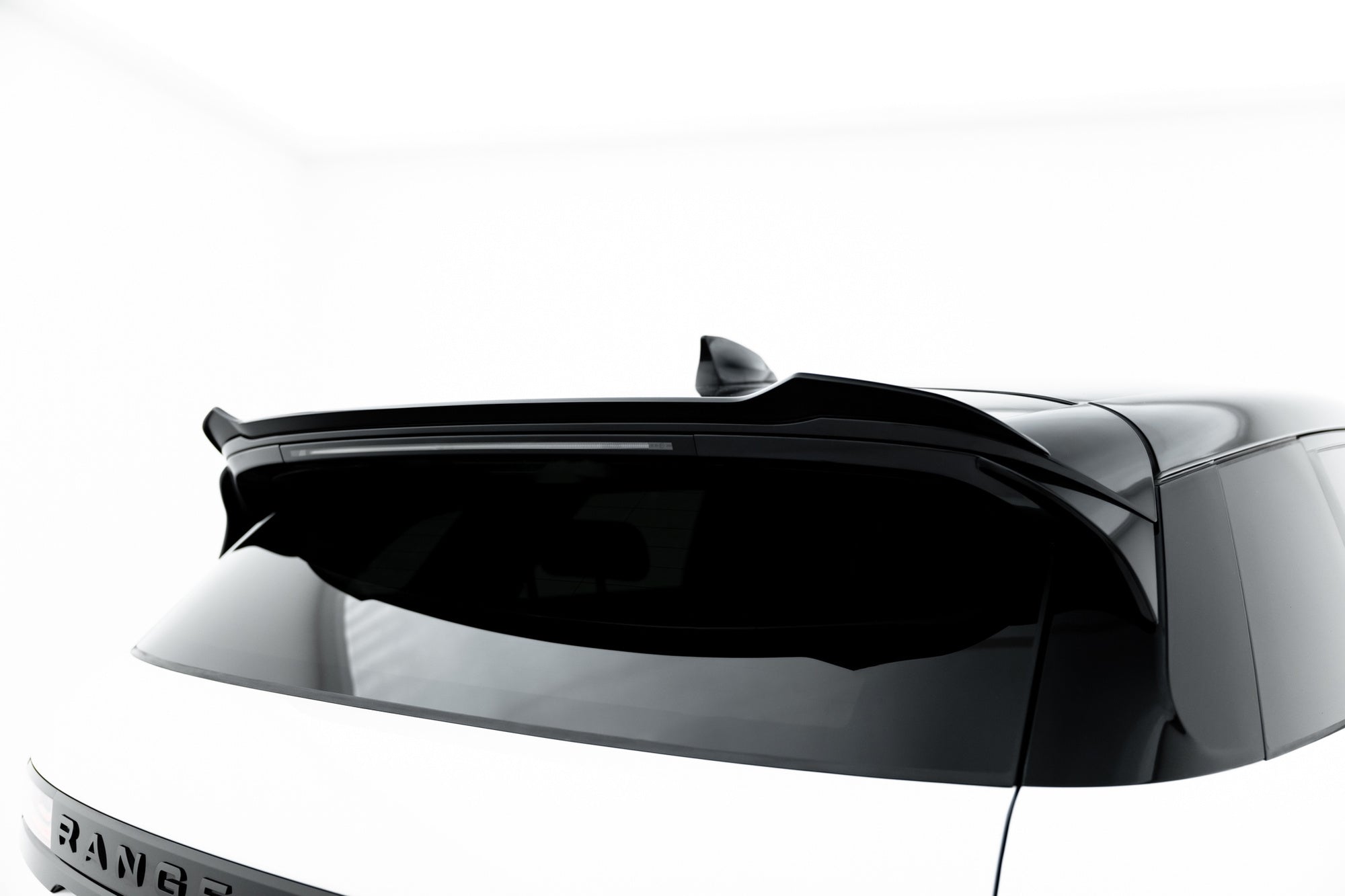Eleron spoiler cap Land Rover Range Rover Evoque Dynamic Mk2 - Maxton Design