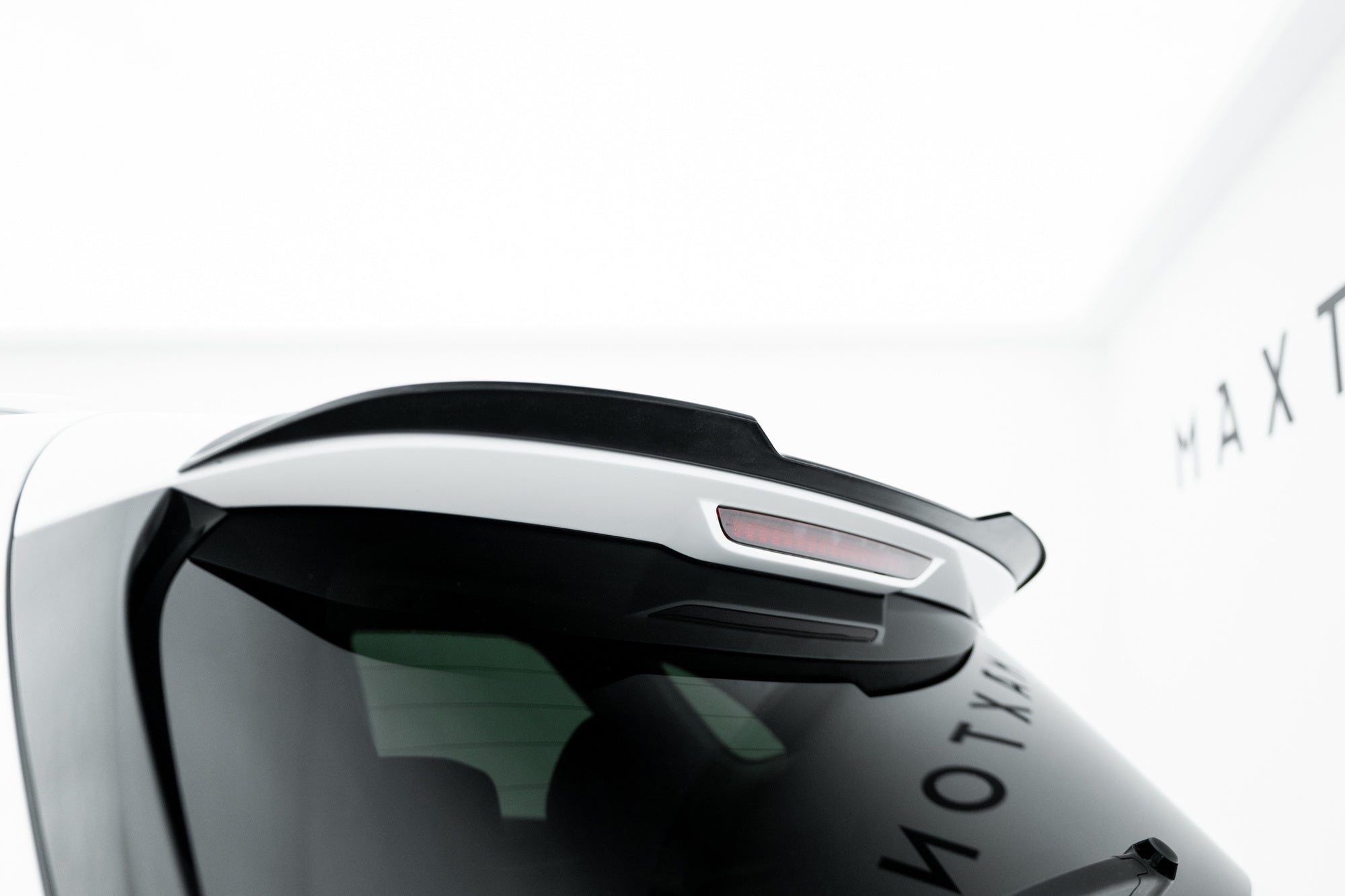 Eleron spoiler cap MG HS Mk1 Facelift 2020-2025 v1 - Maxton Design