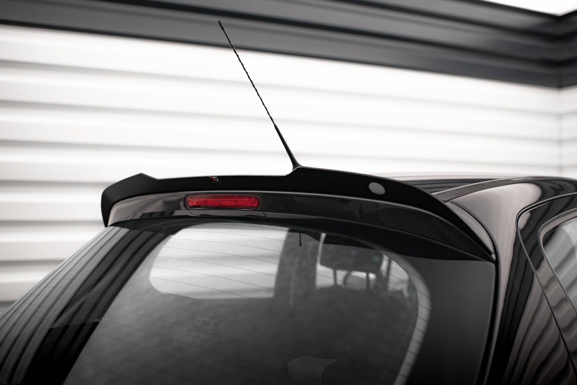 Eleron spoiler cap Peugeot 207 Sport 2006-2009 v1 - Maxton Design