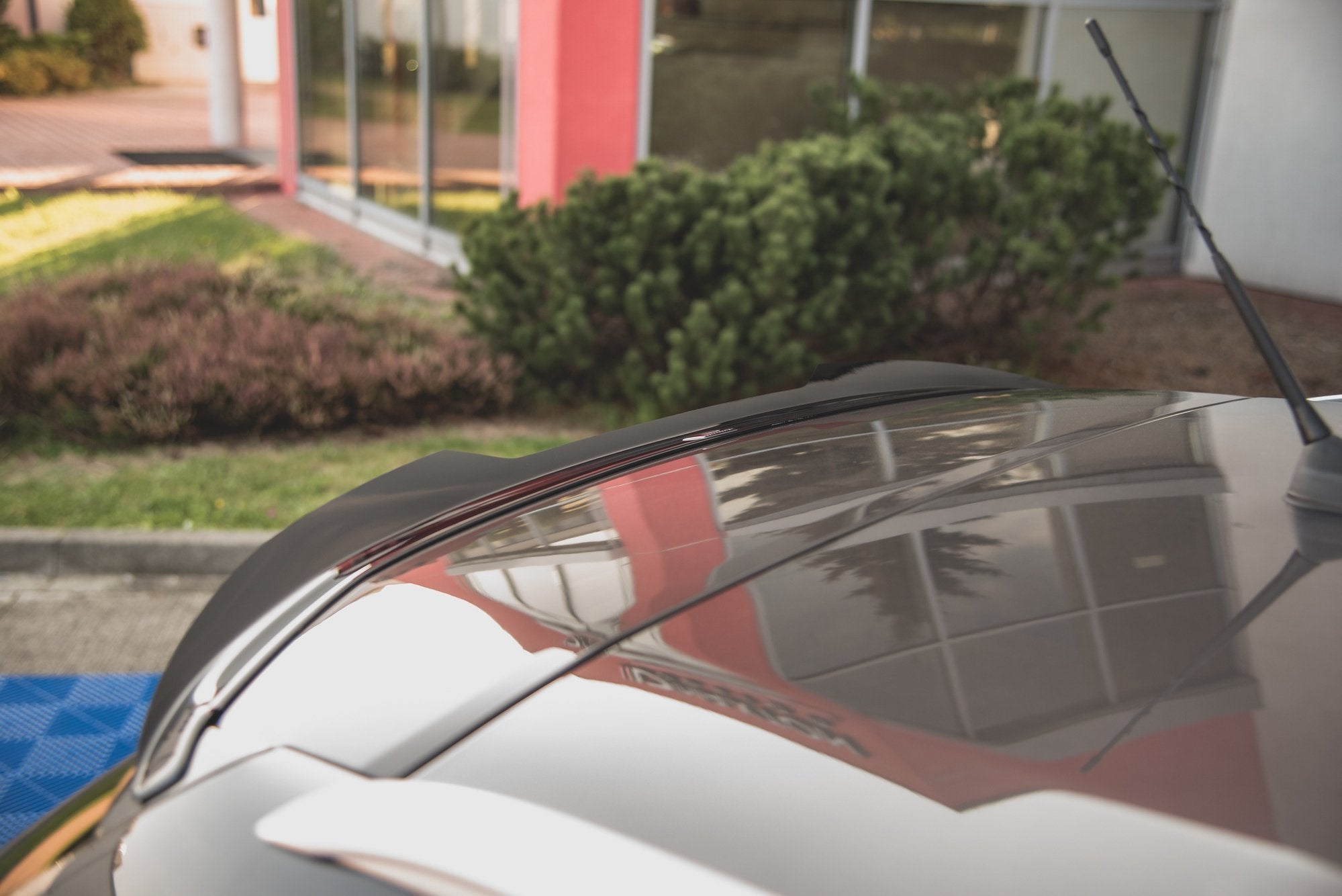 Eleron spoiler cap Peugeot 308 SW Mk2 Facelift 2017- v4 - Maxton Design