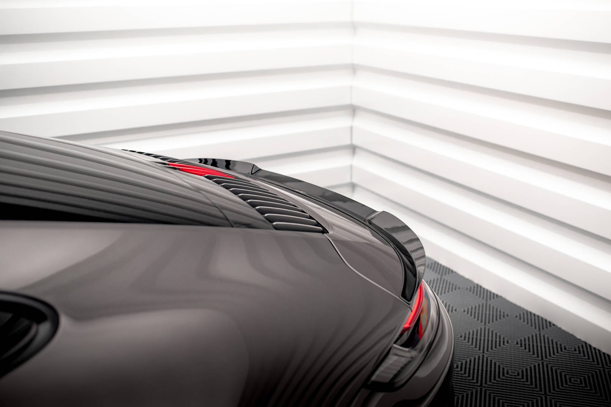Eleron spoiler cap Porsche 911 Carrera 4S 992 2019- v1 - Maxton Design