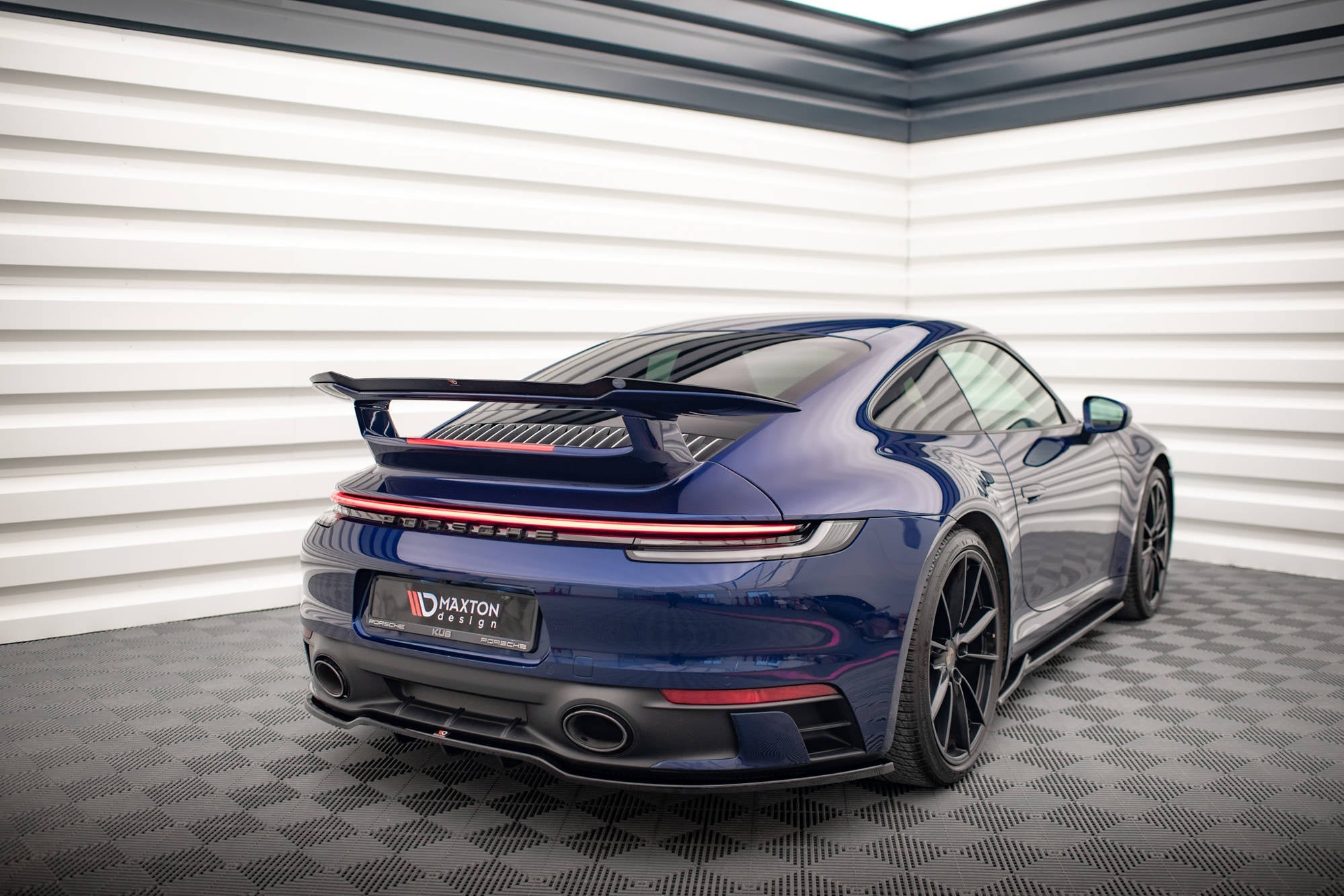 Eleron spoiler cap Porsche 911 Carrera Aero 992 2019- v2 - Maxton Design
