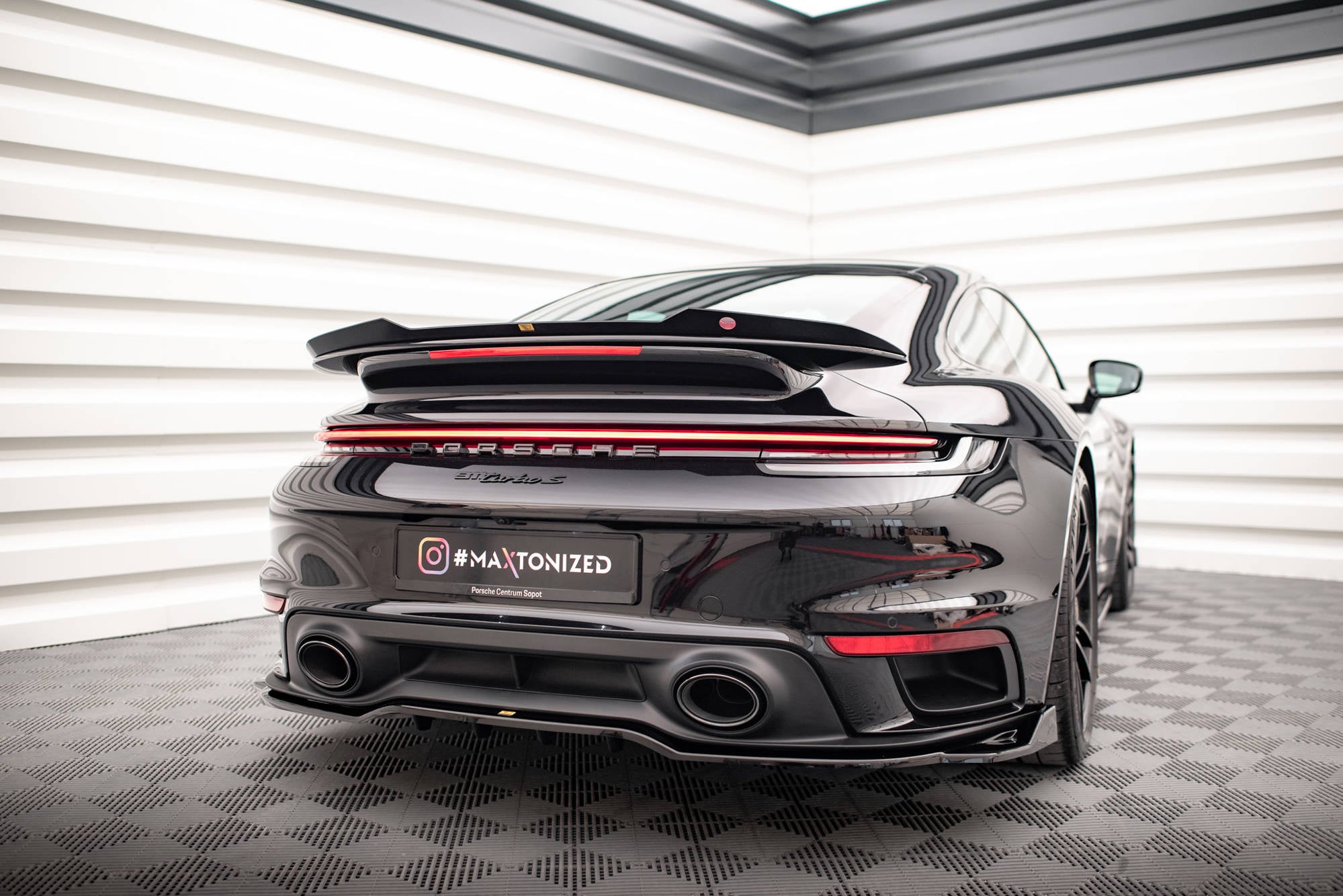Eleron spoiler cap Porsche 911 Turbo S 992 2020- v3 - Maxton Design