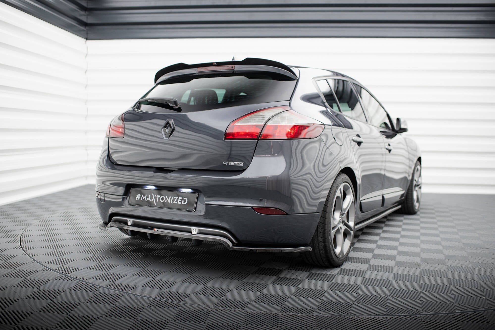 Eleron spoiler cap Renault Megane GT Mk3 Facelift 2012-2013 v6 - Maxton Design