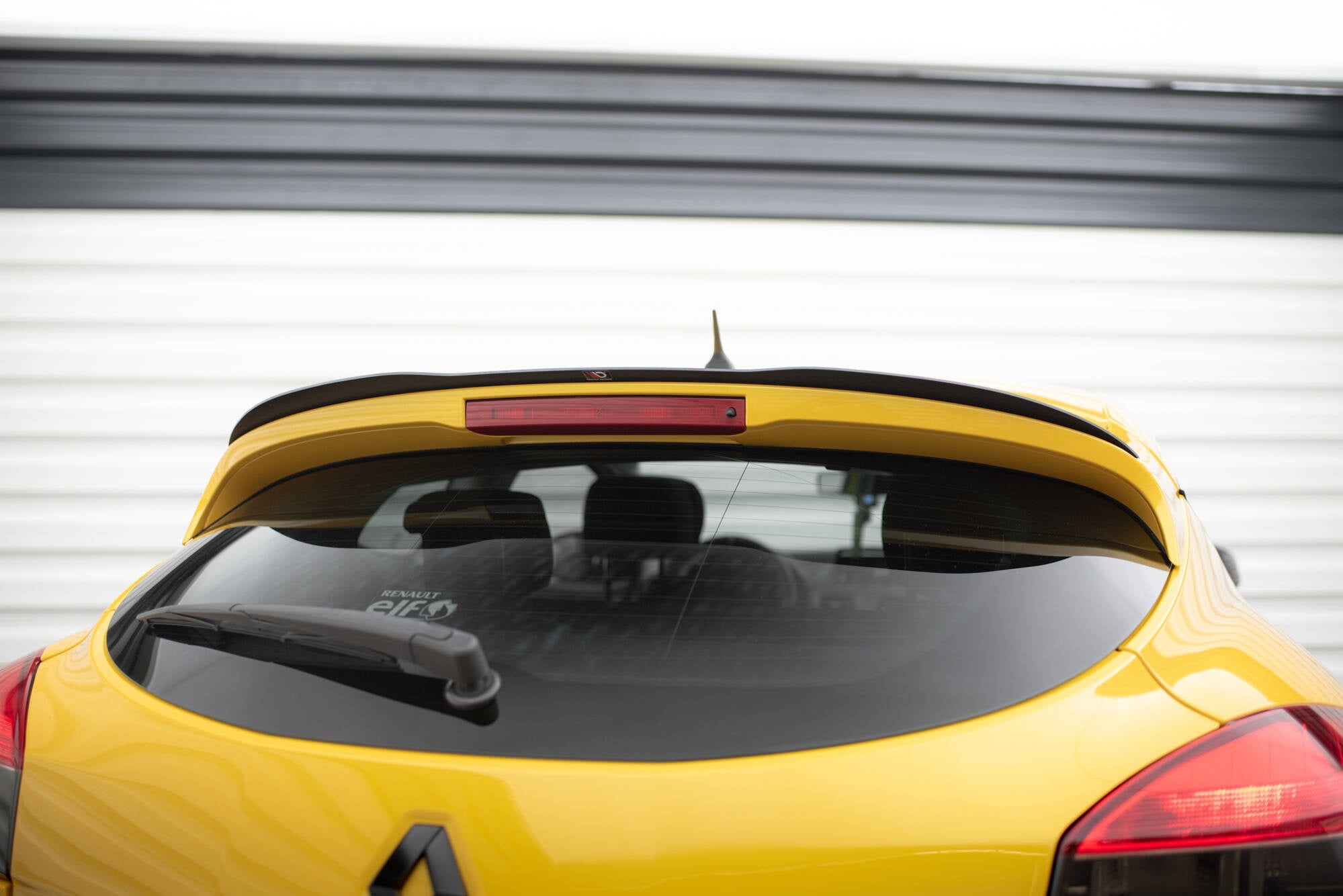 Eleron spoiler cap Renault Megane Mk3 RS Trophy 2011-2015 v4 - Maxton Design