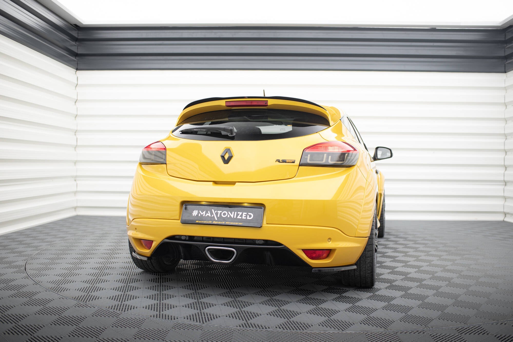 Eleron spoiler cap Renault Megane Mk3 RS Trophy 2011-2015 v4 - Maxton Design