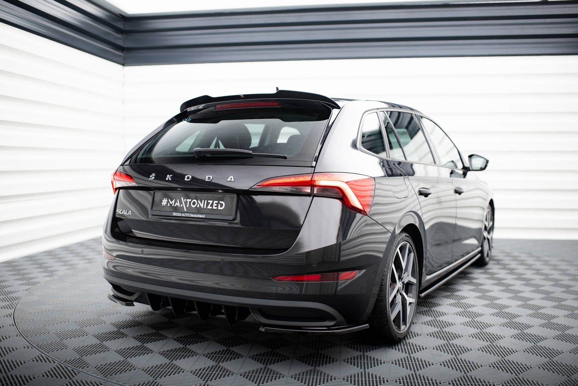 Eleron spoiler cap Skoda Scala 2019- v2 - Maxton Design