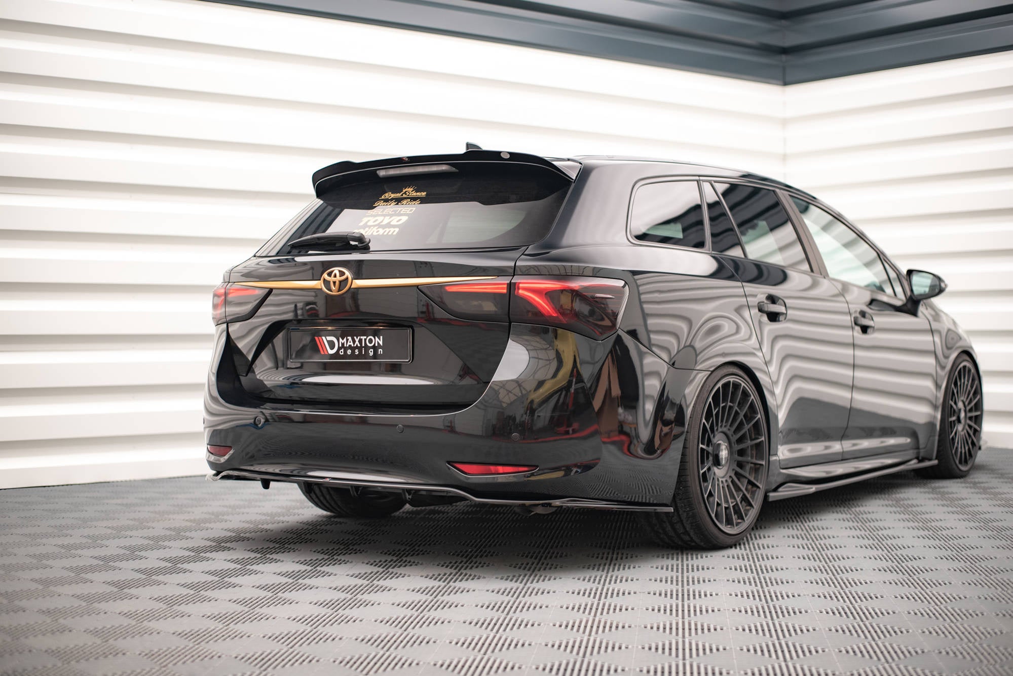 Eleron spoiler cap Toyota Avensis Mk3 Facelift Wagon 2015-2018 v1 - Maxton Design