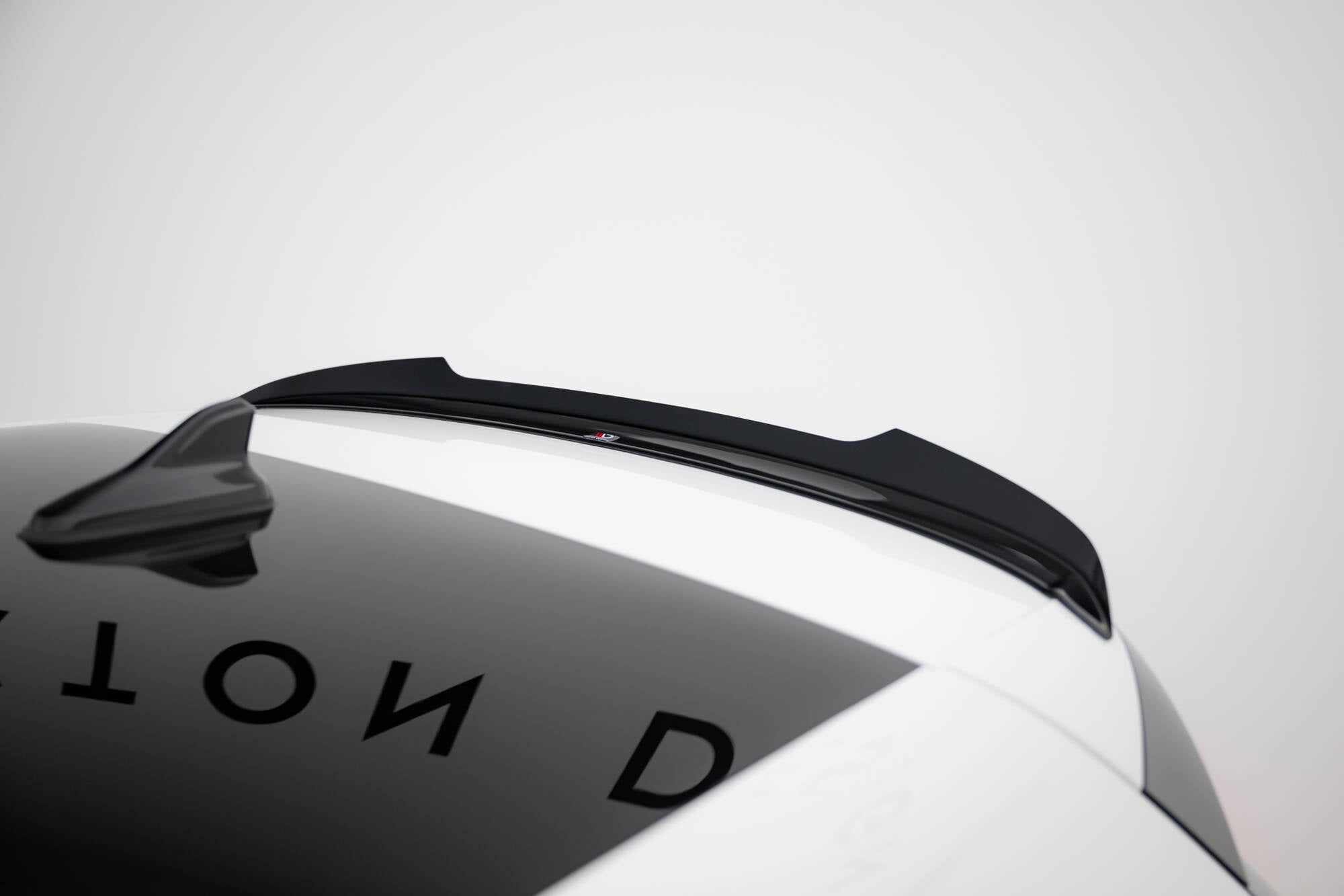 Eleron spoiler cap Volkswagen Golf 8 GTI 2020- v3 - Maxton Design