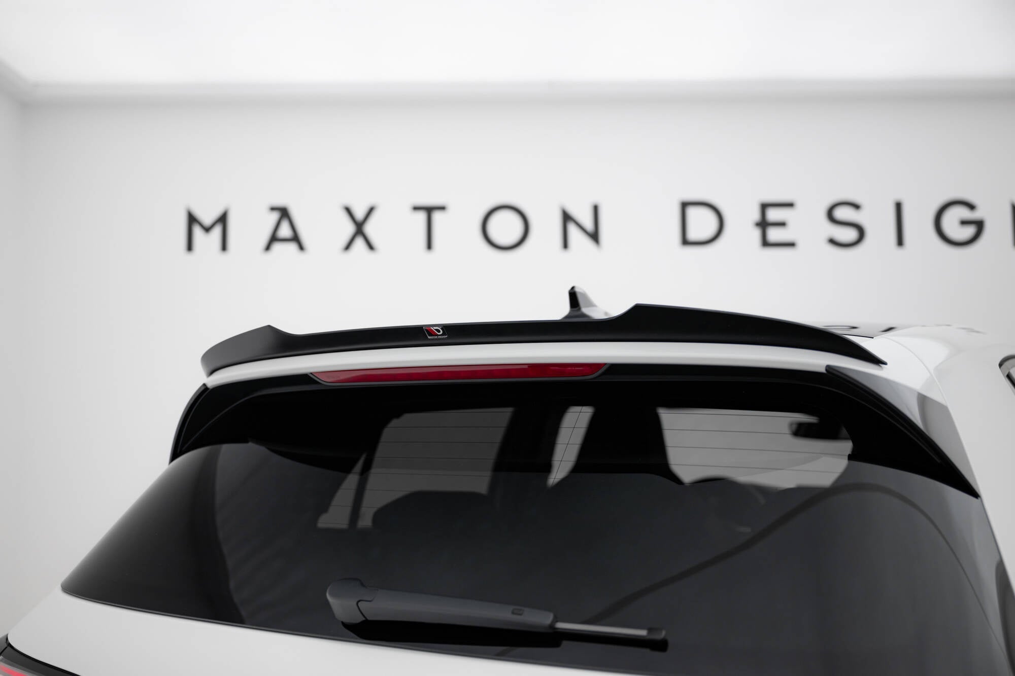 Eleron spoiler cap Volkswagen Golf 8 GTI 2020- v3 - Maxton Design