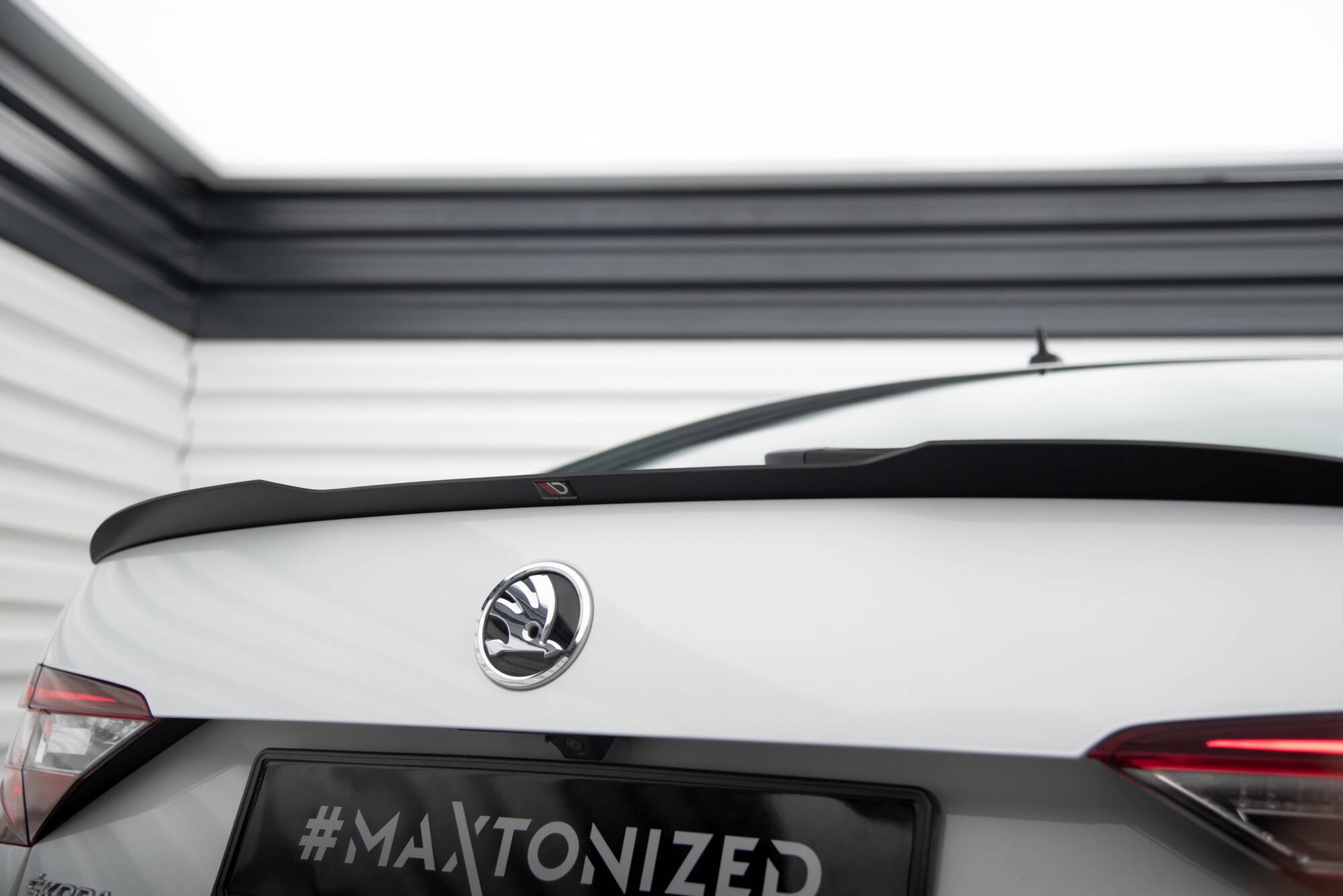 Eleron portbagaj Skoda Superb Mk3 Facelift 2019- v4 - Maxton Design