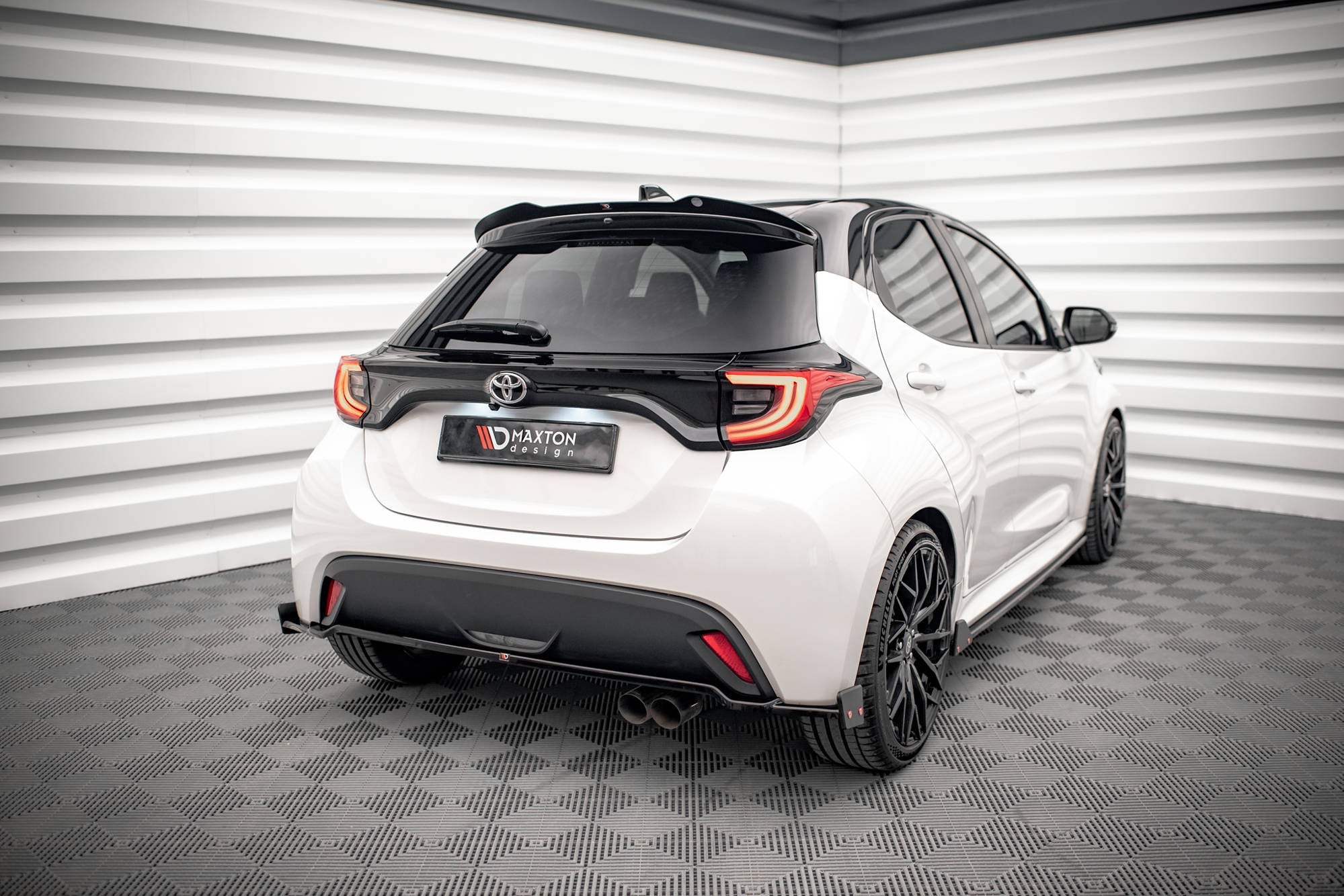 Eleron spoiler cap Toyota Yaris Mk4 2019- v2 - Maxton Design