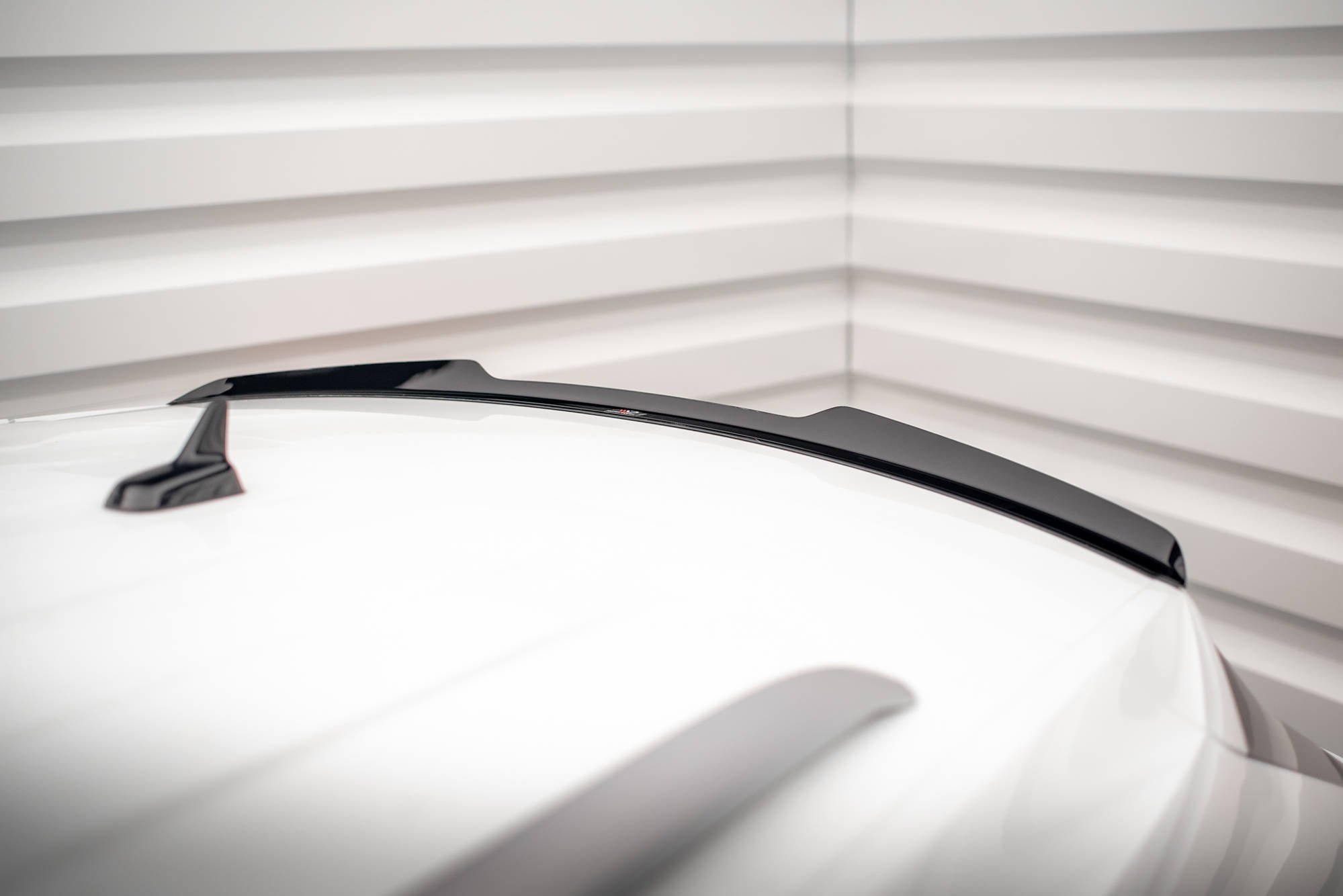 Eleron spoiler cap Volkswagen Atlas Cross Sport 2020- v1 - Maxton Design