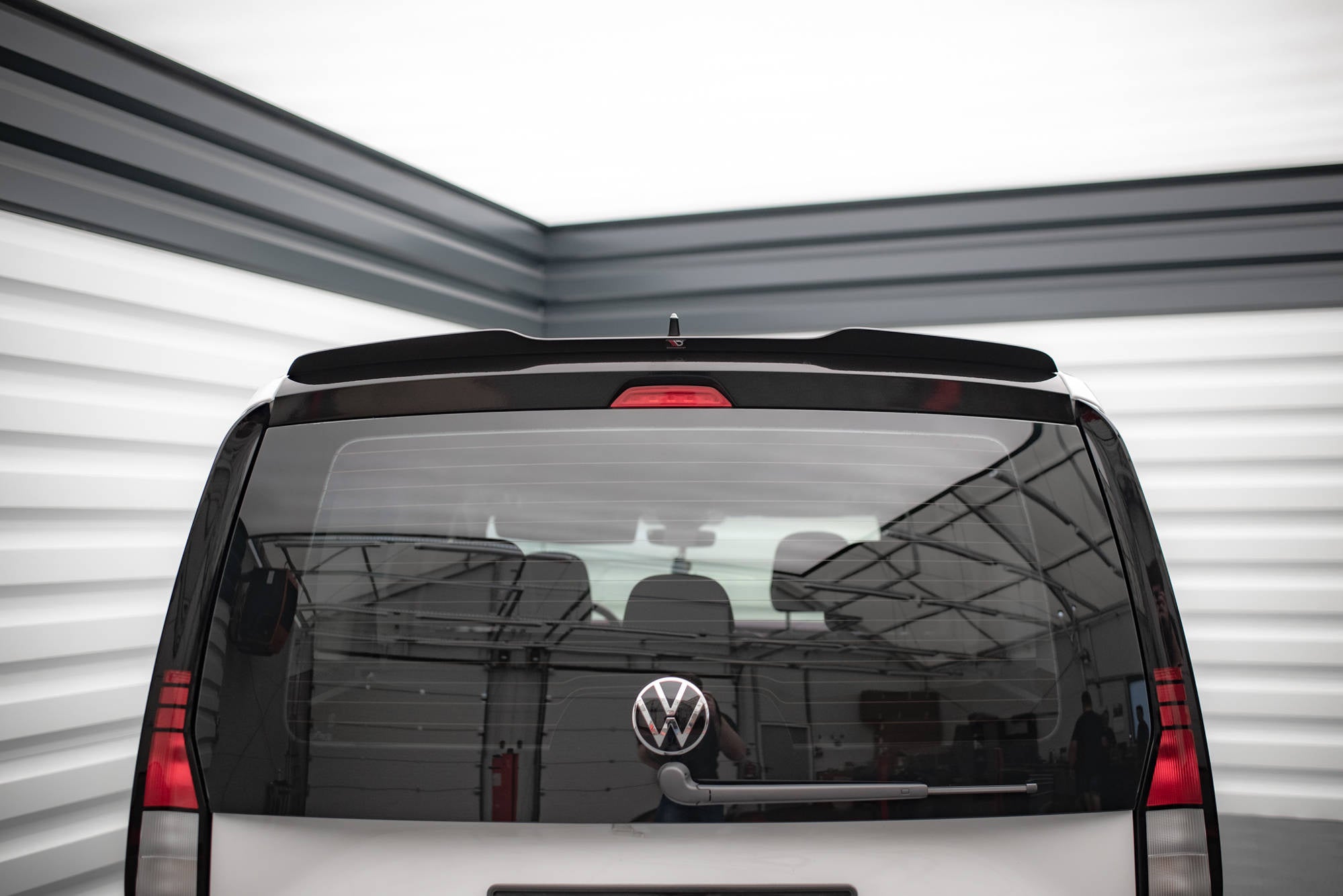 Eleron spoiler cap Volkswagen Caddy Mk5 2020- v1 - Maxton Design