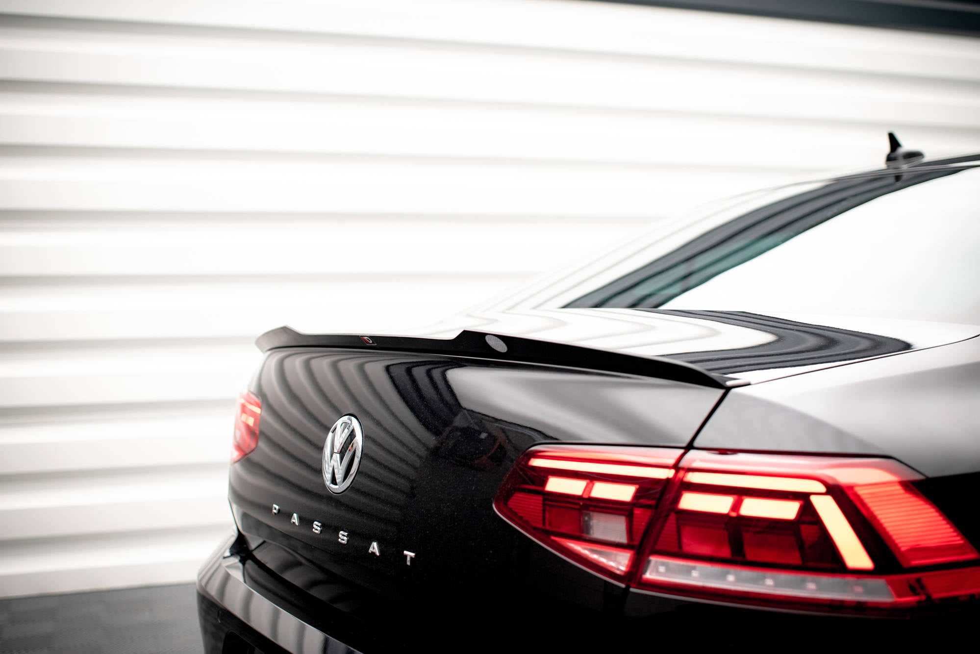 Eleron spoiler cap Volkswagen Passat B8 Facelift 2019- v13 - Maxton Design