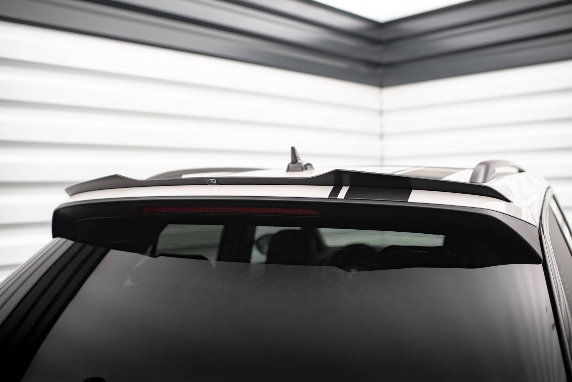 Eleron spoiler cap Volkswagen T-Roc R Mk1 Facelift 2021- v2 - Maxton Design