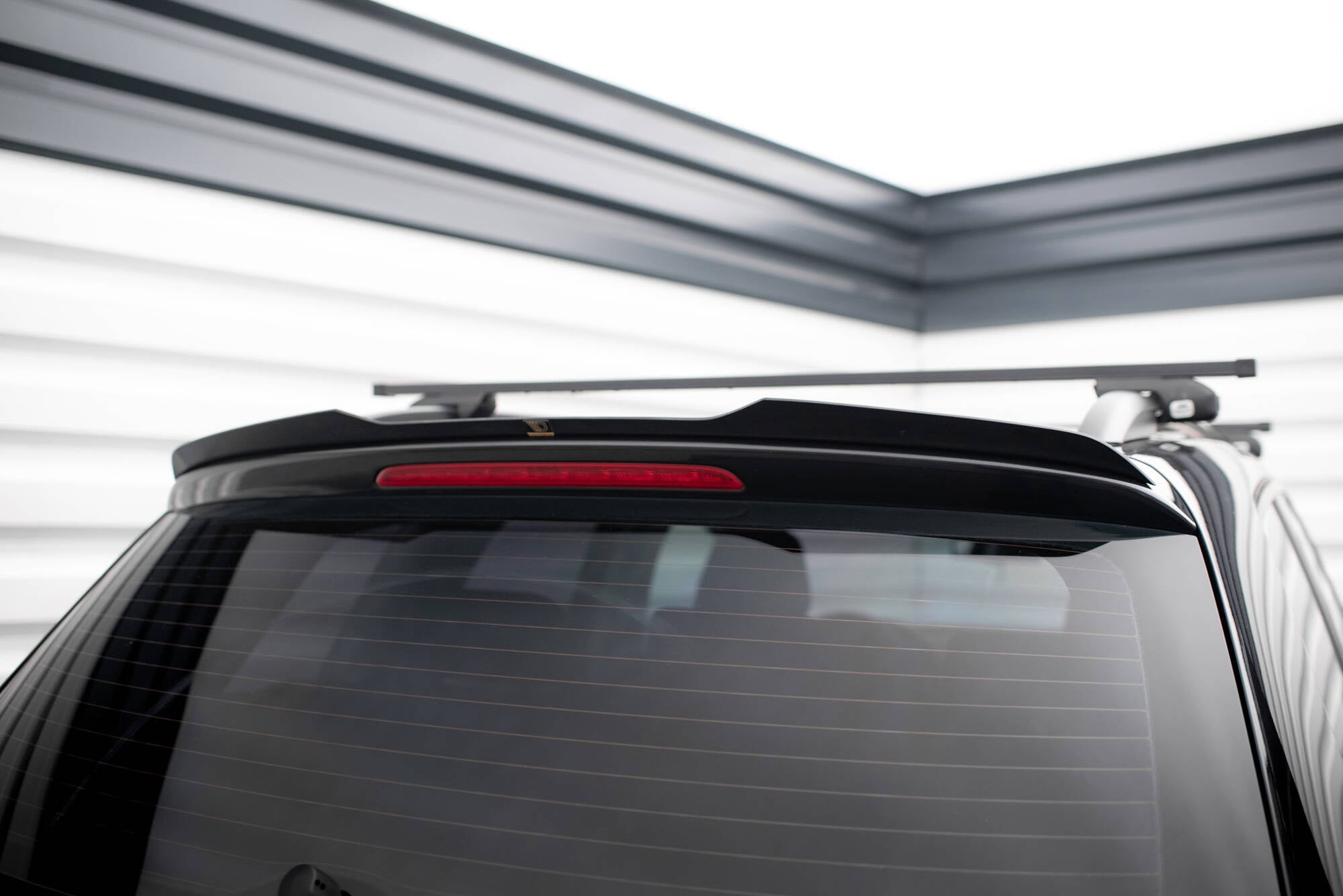 Eleron spoiler cap Volkswagen Touareg Mk2 2010-2015 v2 - Maxton Design