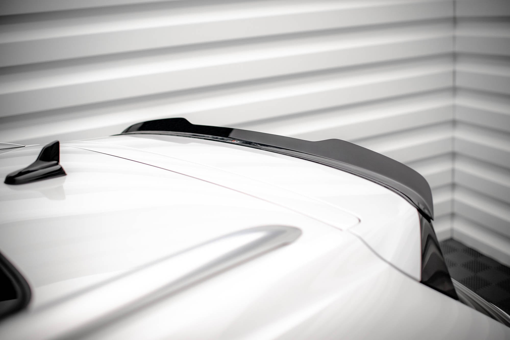 Eleron spoiler cap Volkswagen Touareg R-Line Mk3 2018- v1 - Maxton Design